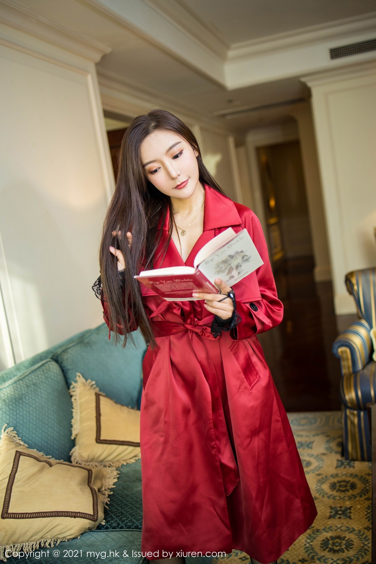 jpxgyw.com[MyGirl美媛馆]Vol.496_女神王馨瑶yanni鲜红飒爽皮衣配黑丝网袜半脱露翘臀诱惑写真63P