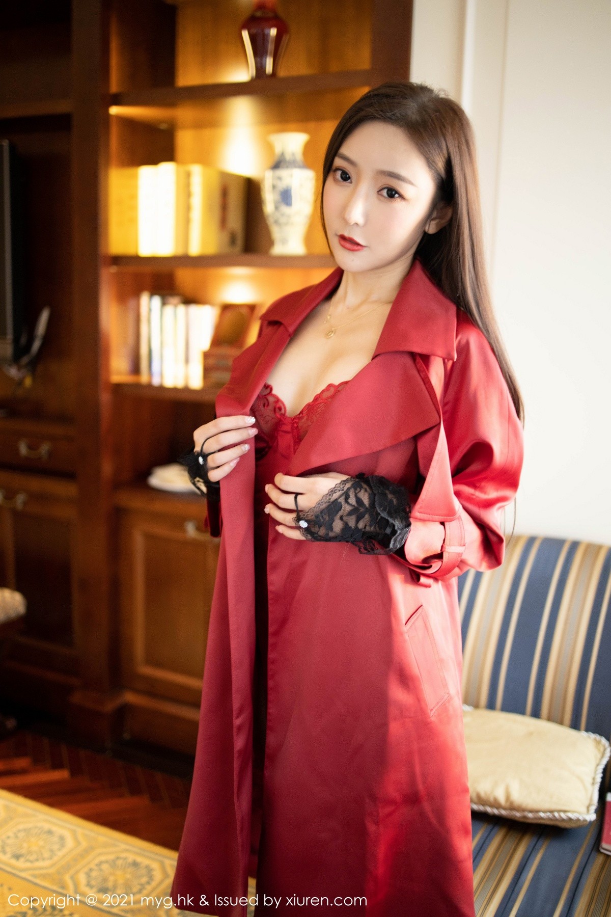jpxgyw.com[MyGirl美媛馆]Vol.496_女神王馨瑶yanni鲜红飒爽皮衣配黑丝网袜半脱露翘臀诱惑写真63P