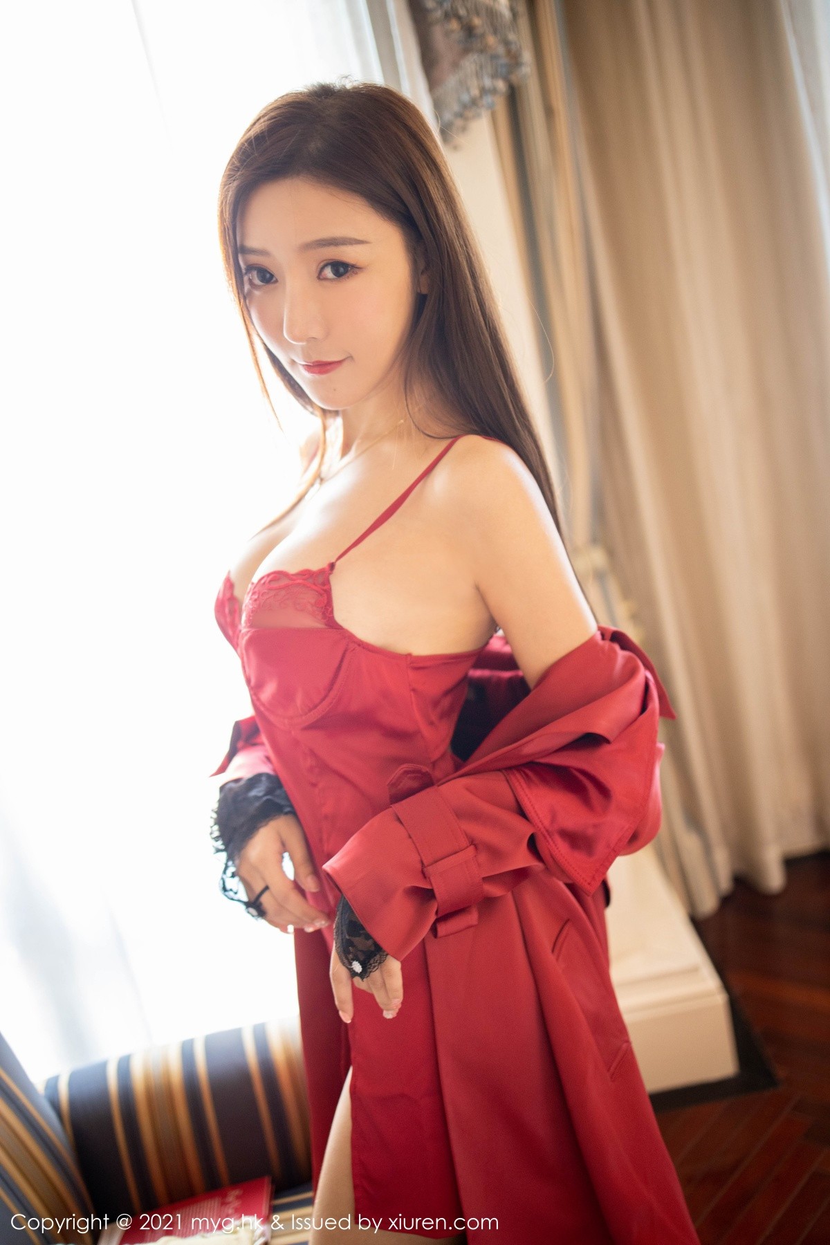 jpxgyw.com[MyGirl美媛馆]Vol.496_女神王馨瑶yanni鲜红飒爽皮衣配黑丝网袜半脱露翘臀诱惑写真63P