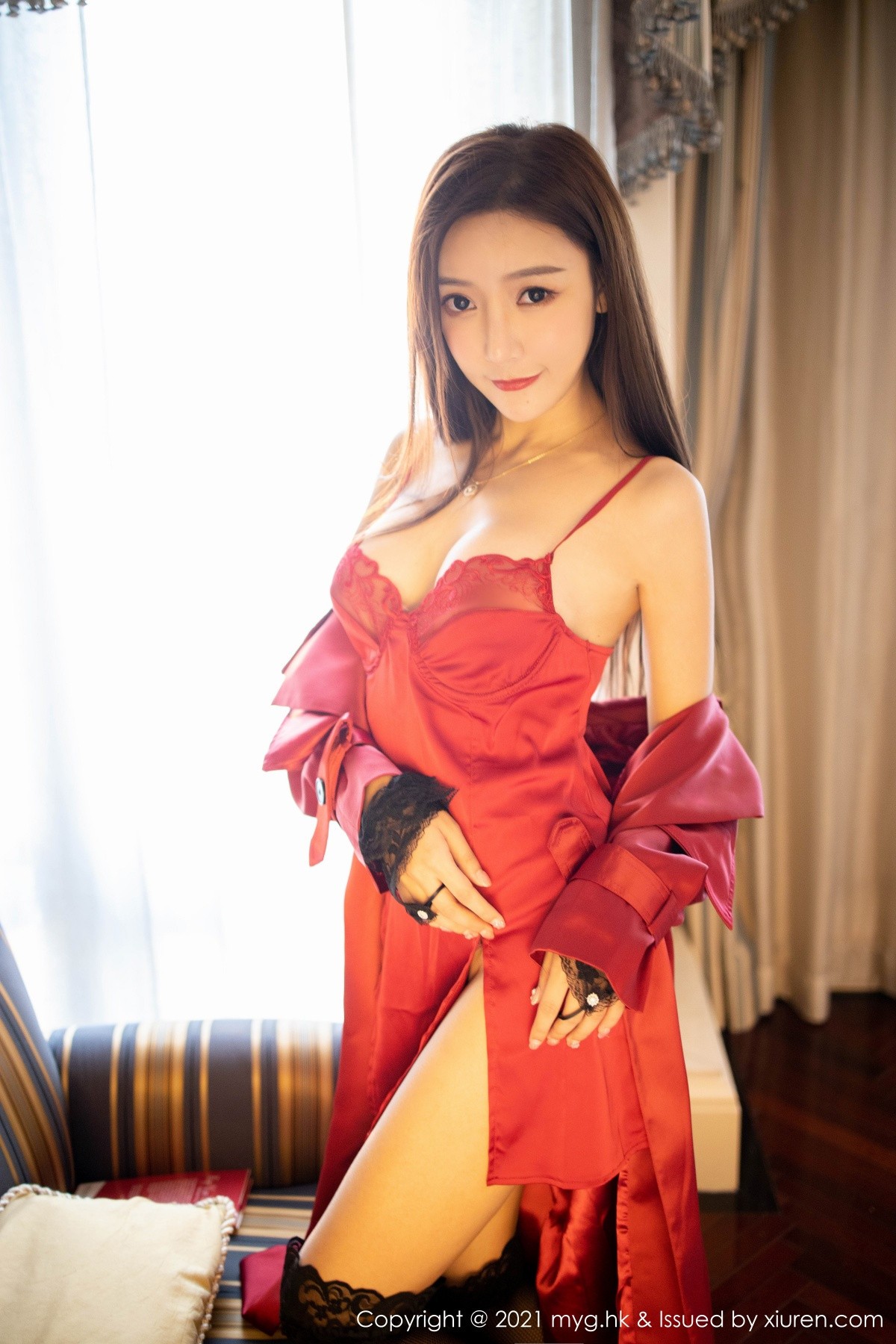 jpxgyw.com[MyGirl美媛馆]Vol.496_女神王馨瑶yanni鲜红飒爽皮衣配黑丝网袜半脱露翘臀诱惑写真63P