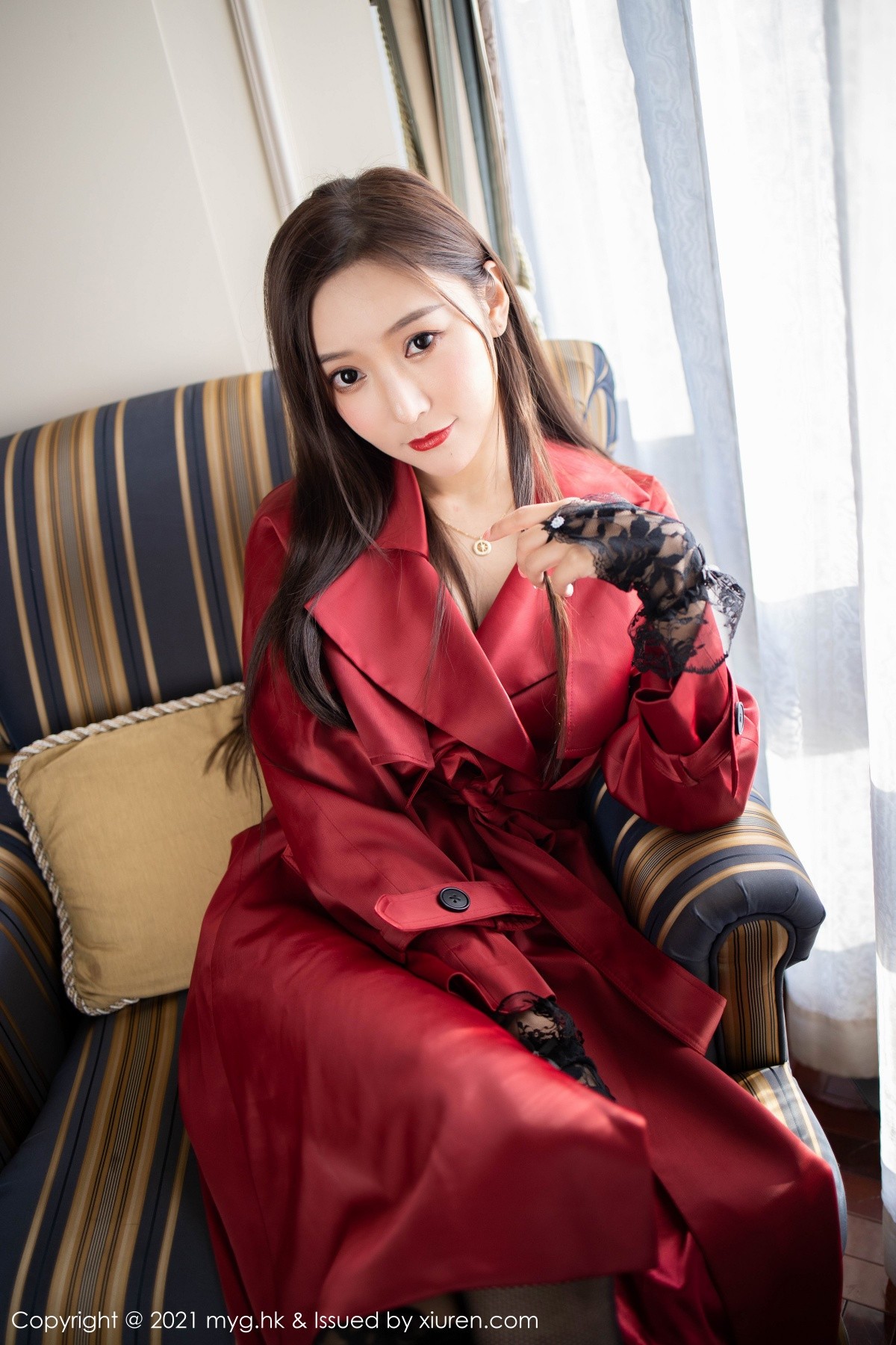 jpxgyw.com[MyGirl美媛馆]Vol.496_女神王馨瑶yanni鲜红飒爽皮衣配黑丝网袜半脱露翘臀诱惑写真63P
