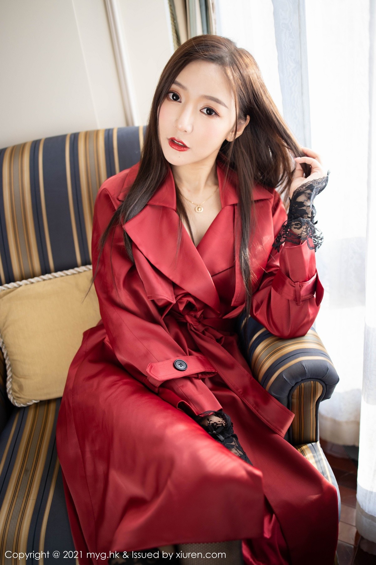 jpxgyw.com[MyGirl美媛馆]Vol.496_女神王馨瑶yanni鲜红飒爽皮衣配黑丝网袜半脱露翘臀诱惑写真63P