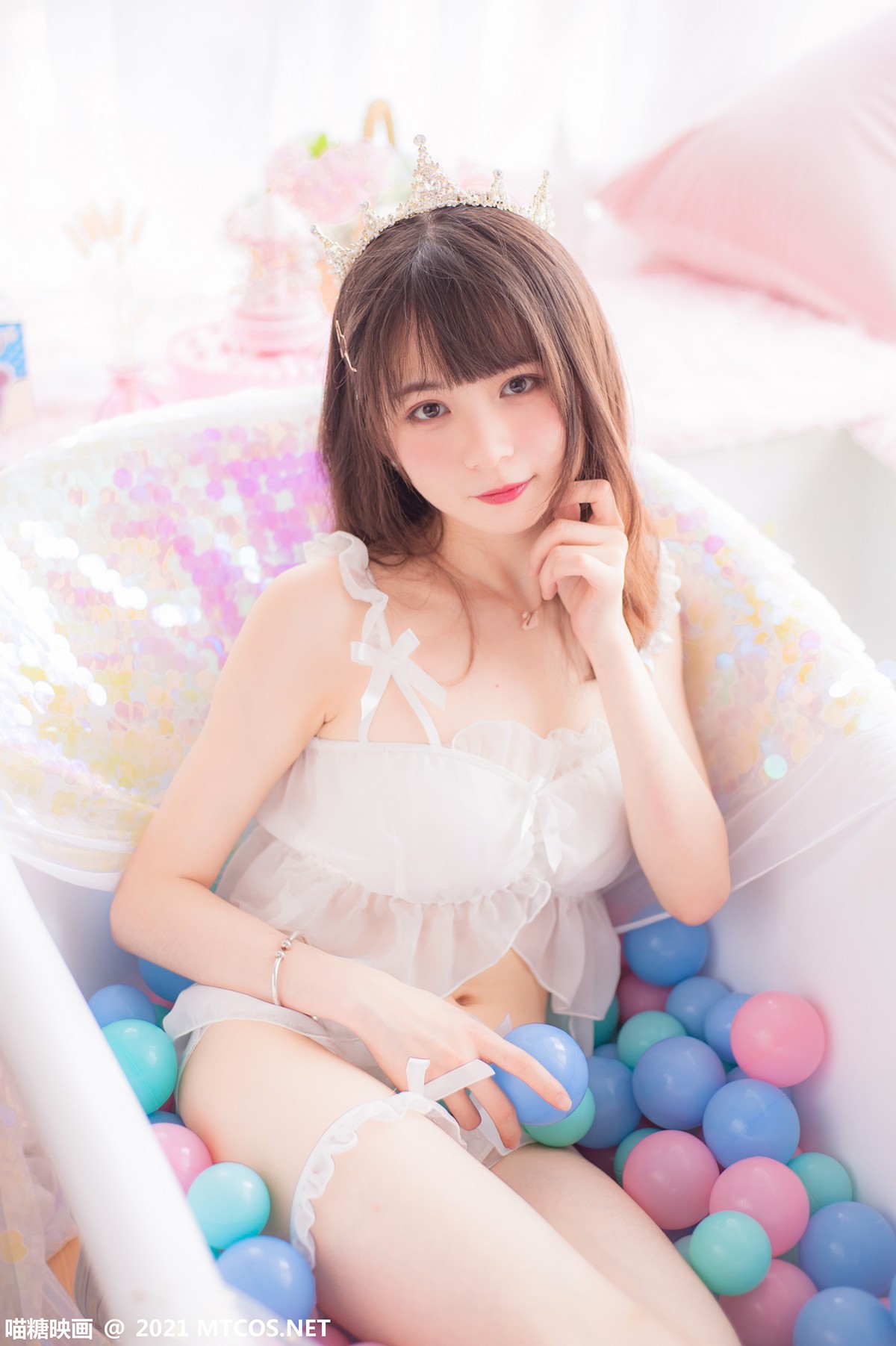 jpxgyw.com[喵糖映画]Vol.351_白色薄纱内衣美女私房彩色波波池秀完美身材撩人诱惑写真22P