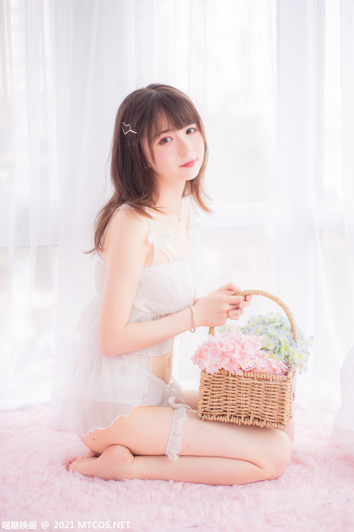 jpxgyw.com[喵糖映画]Vol.351_白色薄纱内衣美女私房彩色波波池秀完美身材撩人诱惑写真22P
