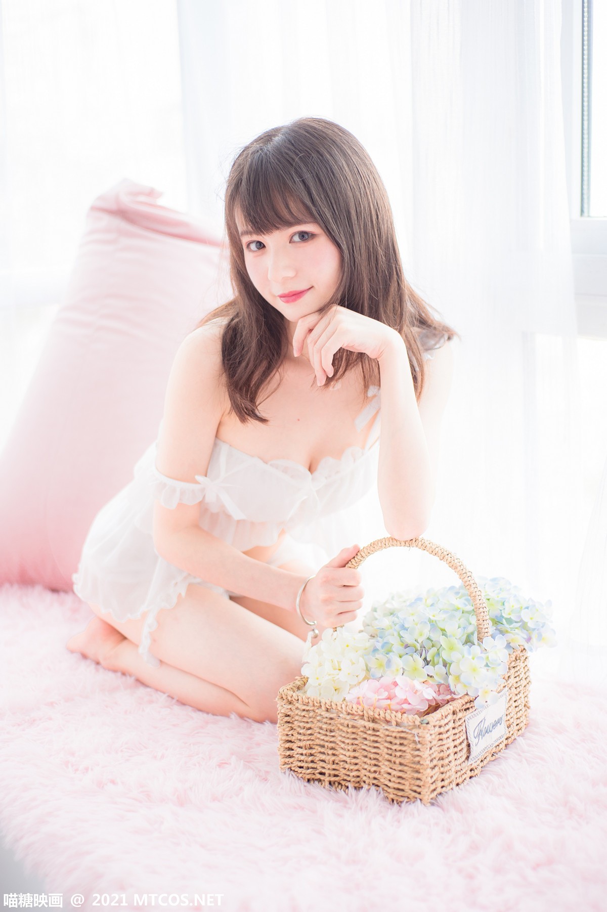 jpxgyw.com[喵糖映画]Vol.351_白色薄纱内衣美女私房彩色波波池秀完美身材撩人诱惑写真22P
