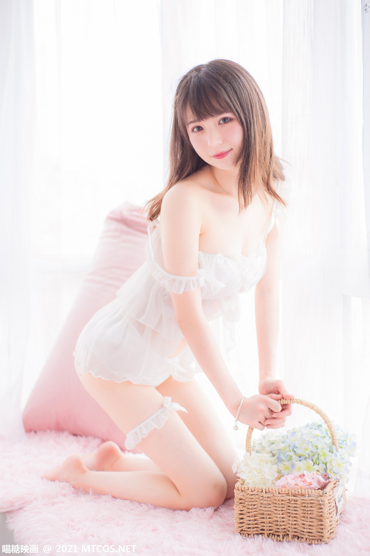 jpxgyw.com[喵糖映画]Vol.351_白色薄纱内衣美女私房彩色波波池秀完美身材撩人诱惑写真22P