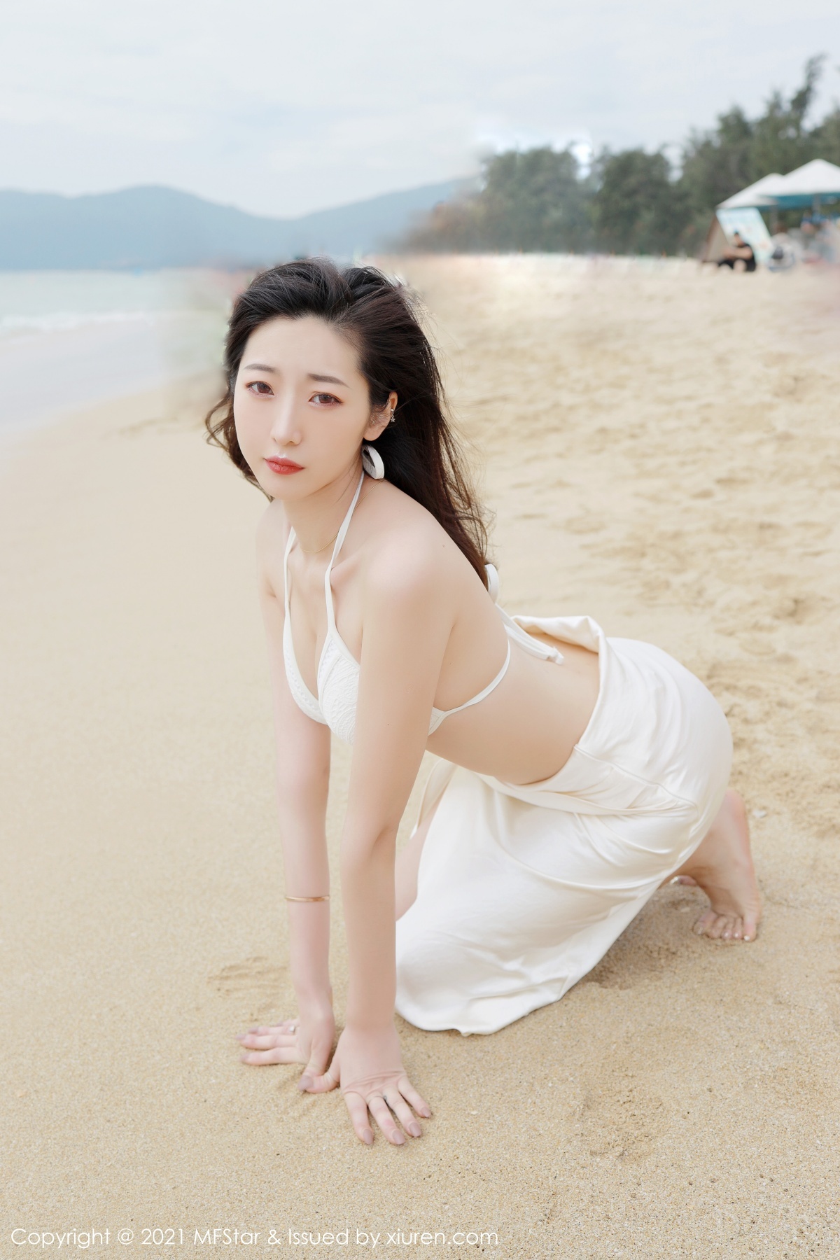 jpxgyw.com[MFStar模范学院]Vol.464_嫩模安琪Yee三亚旅拍海边沙滩白色比基尼秀完美身材诱惑写真51P