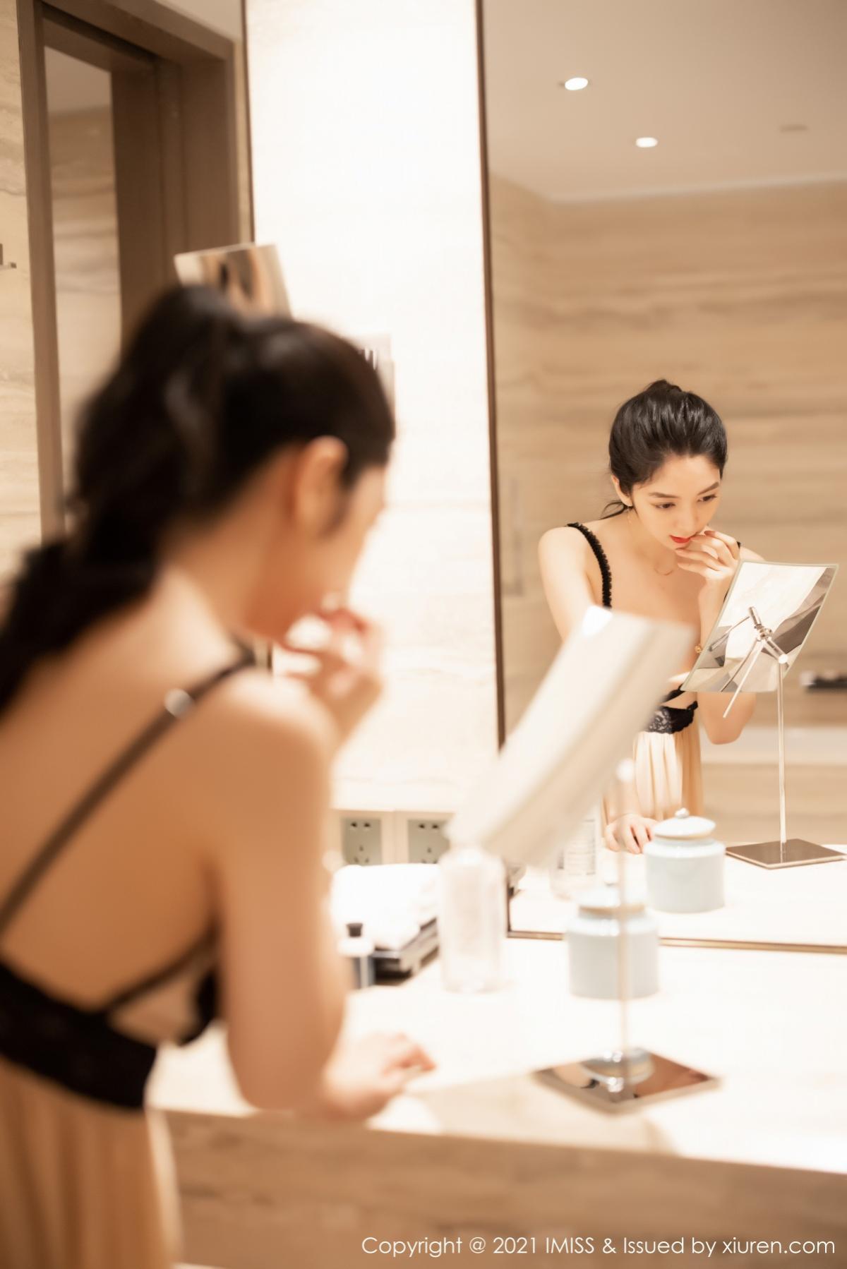 jpxgyw.com[IMISS爱蜜社]Vol.559_女神Angela小热巴私房轻薄肉色睡衣配肉丝裤袜撩人诱惑写真43P