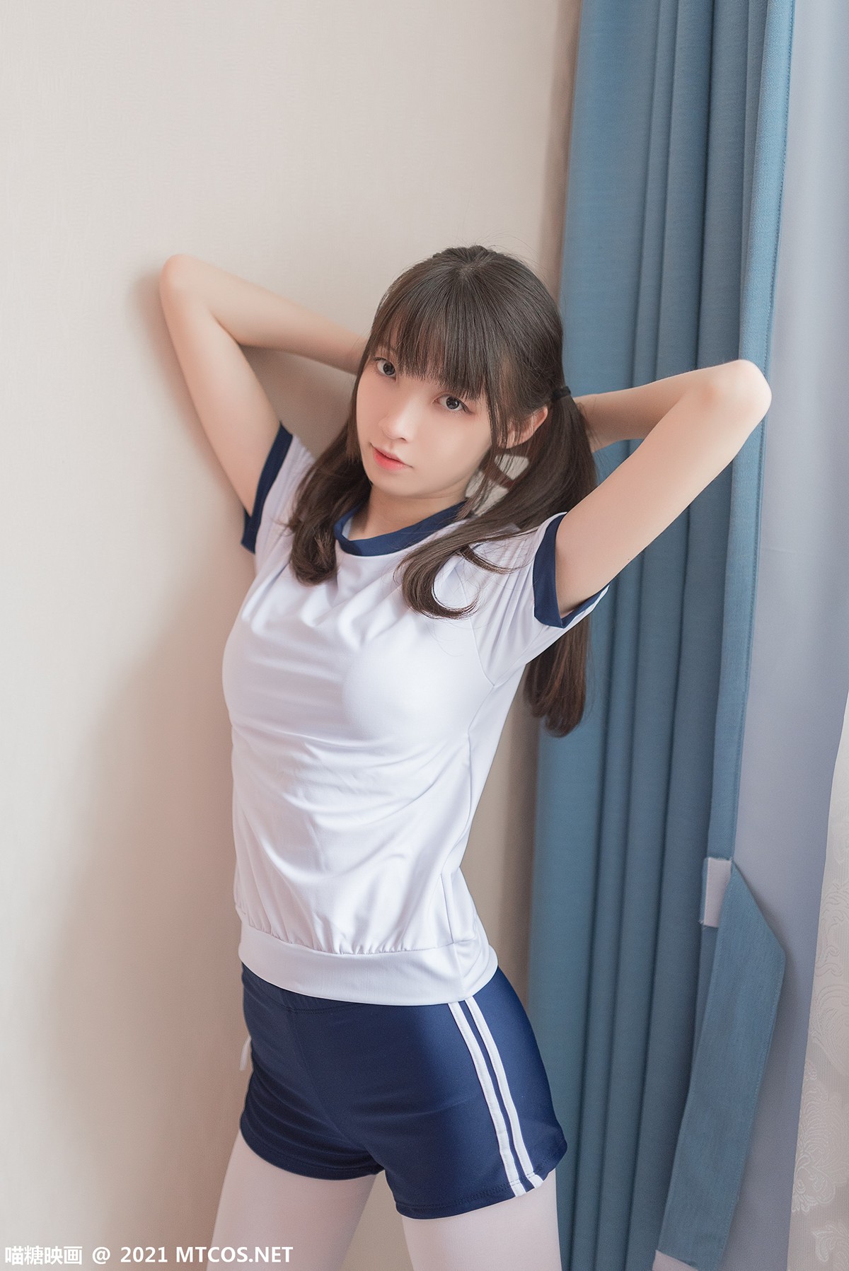 jpxgyw.com[喵糖映画]Vol.353_体操服妹子私房床上紧身短裤配白丝裤袜秀美腿迷人诱惑写真50P