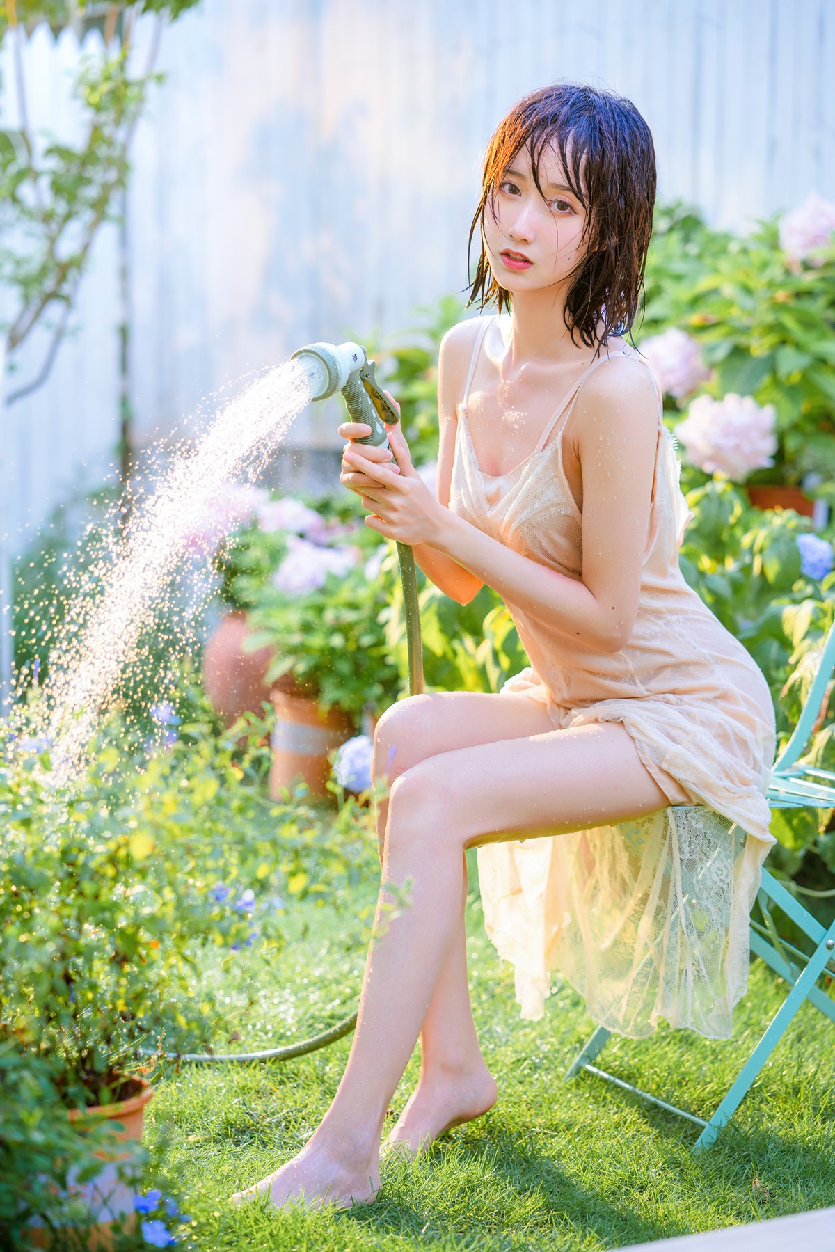 jpxgyw.com[喵糖映画]Vol.355_短发美女户外性感吊带连身裙秀白嫩肌肤湿身撩人诱惑写真35P