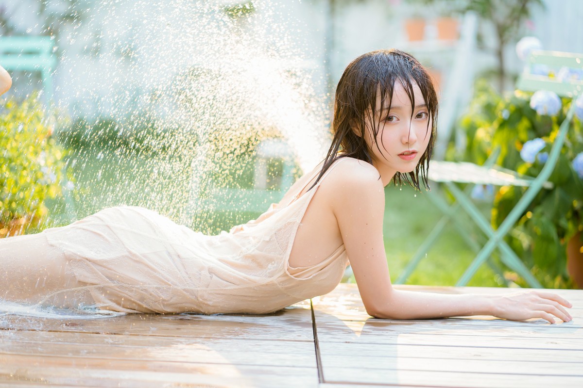 jpxgyw.com[喵糖映画]Vol.355_短发美女户外性感吊带连身裙秀白嫩肌肤湿身撩人诱惑写真35P
