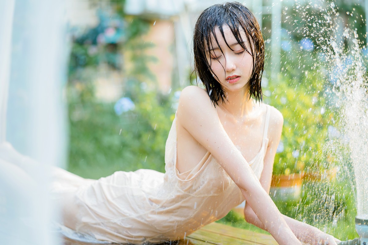 jpxgyw.com[喵糖映画]Vol.355_短发美女户外性感吊带连身裙秀白嫩肌肤湿身撩人诱惑写真35P