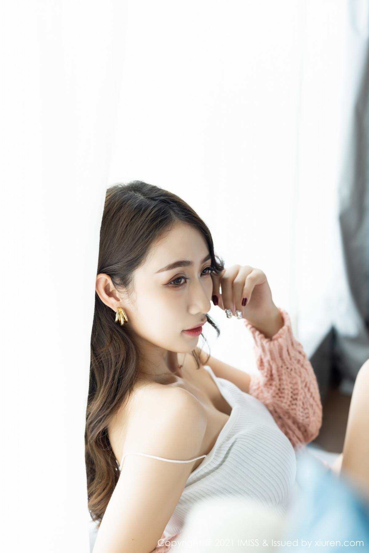 jpxgyw.com[IMISS爱蜜社]Vol.561_嫩模萌白酱华丽典雅吊裙半撩露破烂肉丝裤袜秀翘臀诱惑写真65P