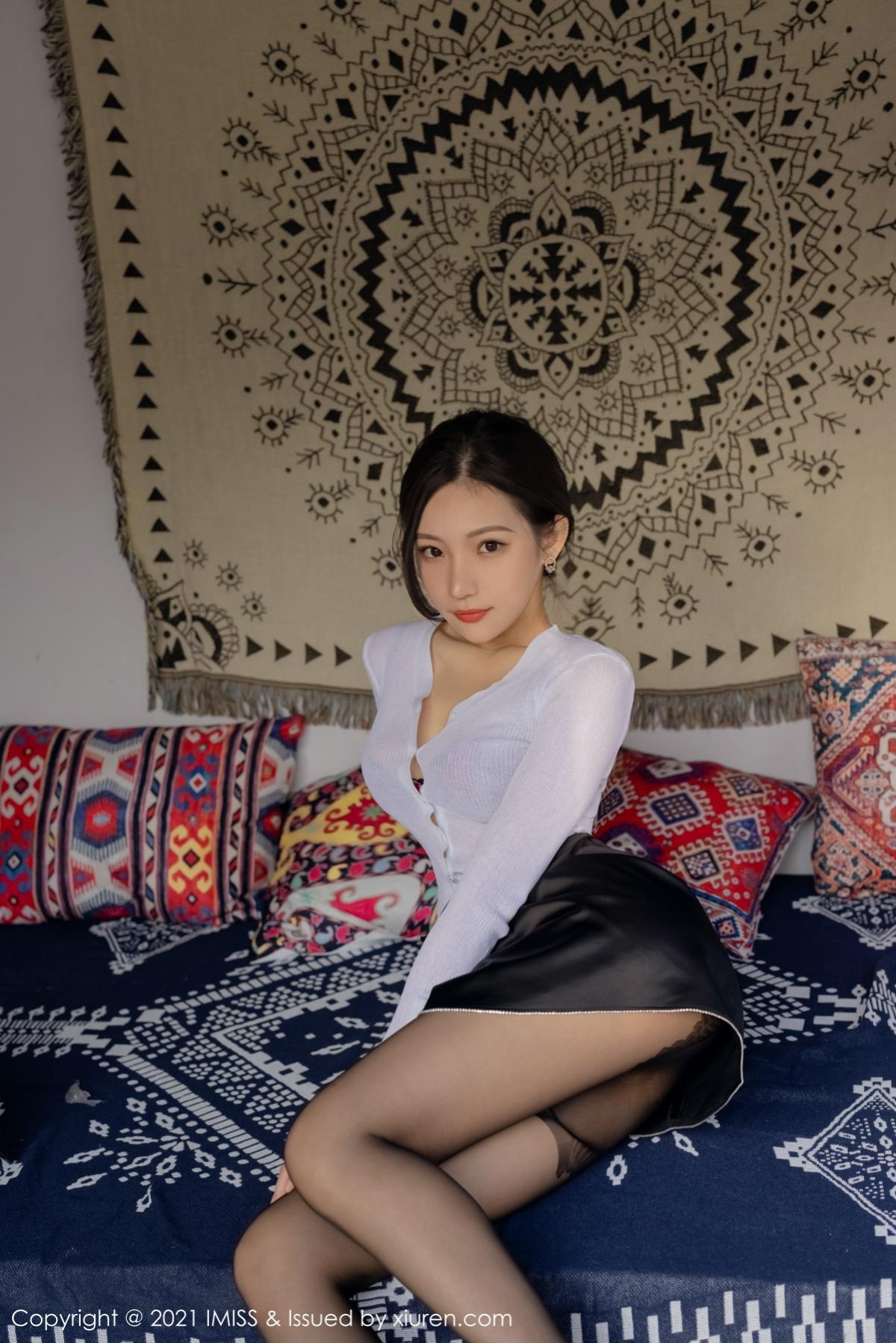 jpxgyw.com[IMISS爱蜜社]Vol.562_女神小狐狸Kathryn白衬衣配超薄黑丝裤袜秀翘臀美腿诱惑写真58P