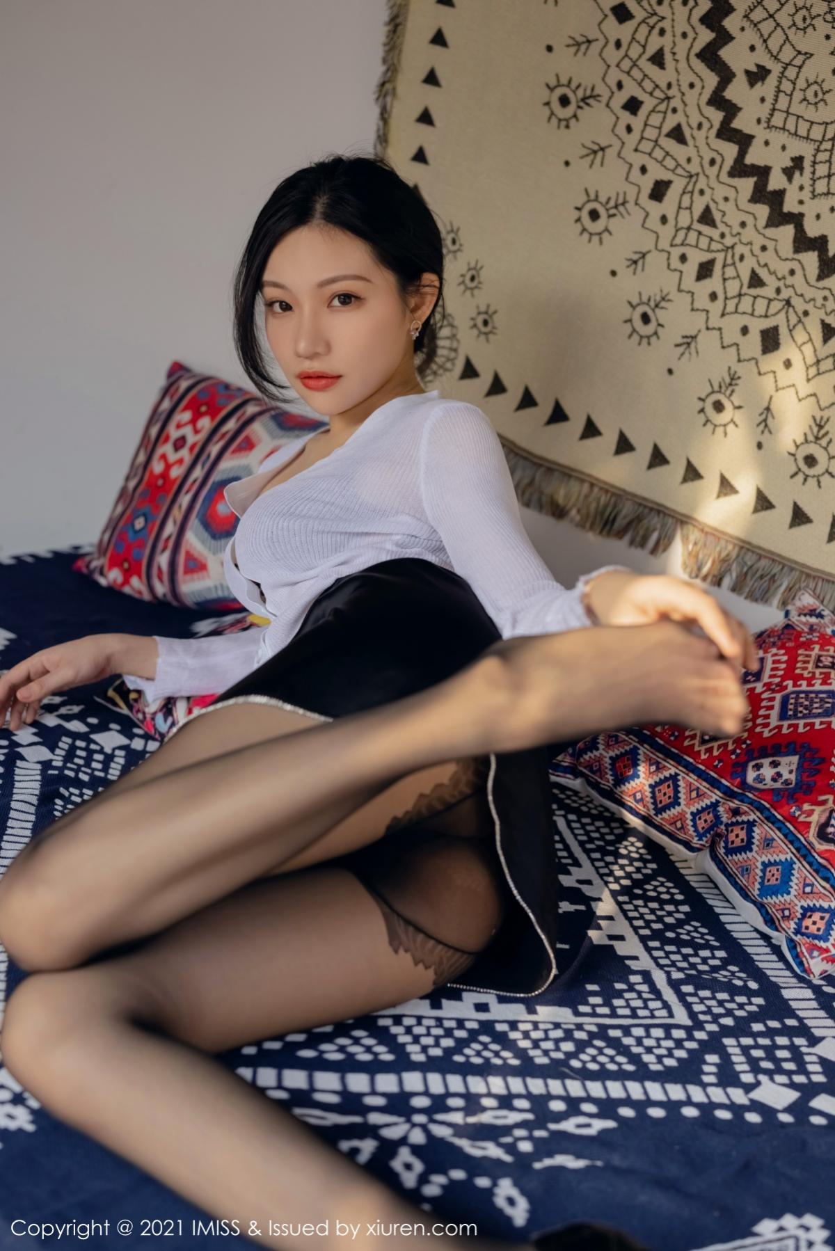 jpxgyw.com[IMISS爱蜜社]Vol.562_女神小狐狸Kathryn白衬衣配超薄黑丝裤袜秀翘臀美腿诱惑写真58P
