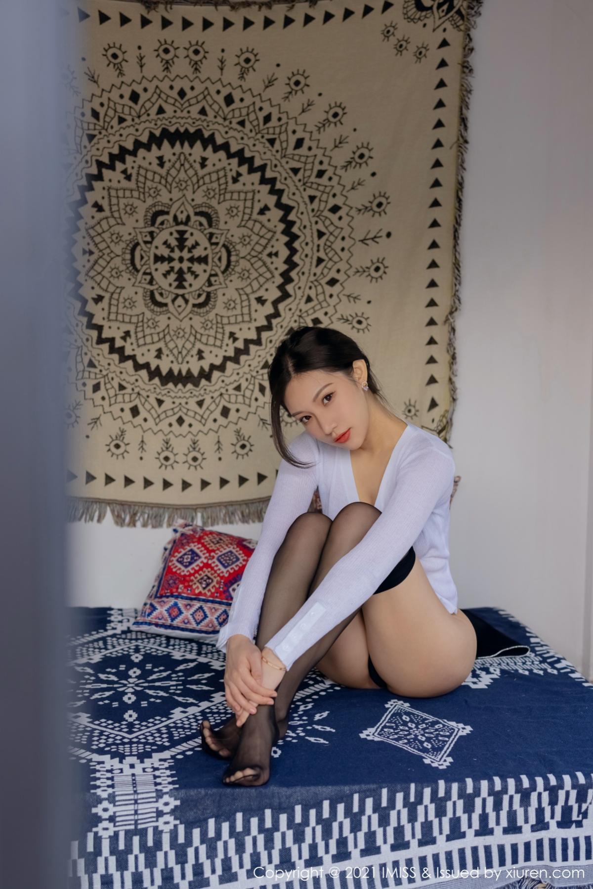 jpxgyw.com[IMISS爱蜜社]Vol.562_女神小狐狸Kathryn白衬衣配超薄黑丝裤袜秀翘臀美腿诱惑写真58P