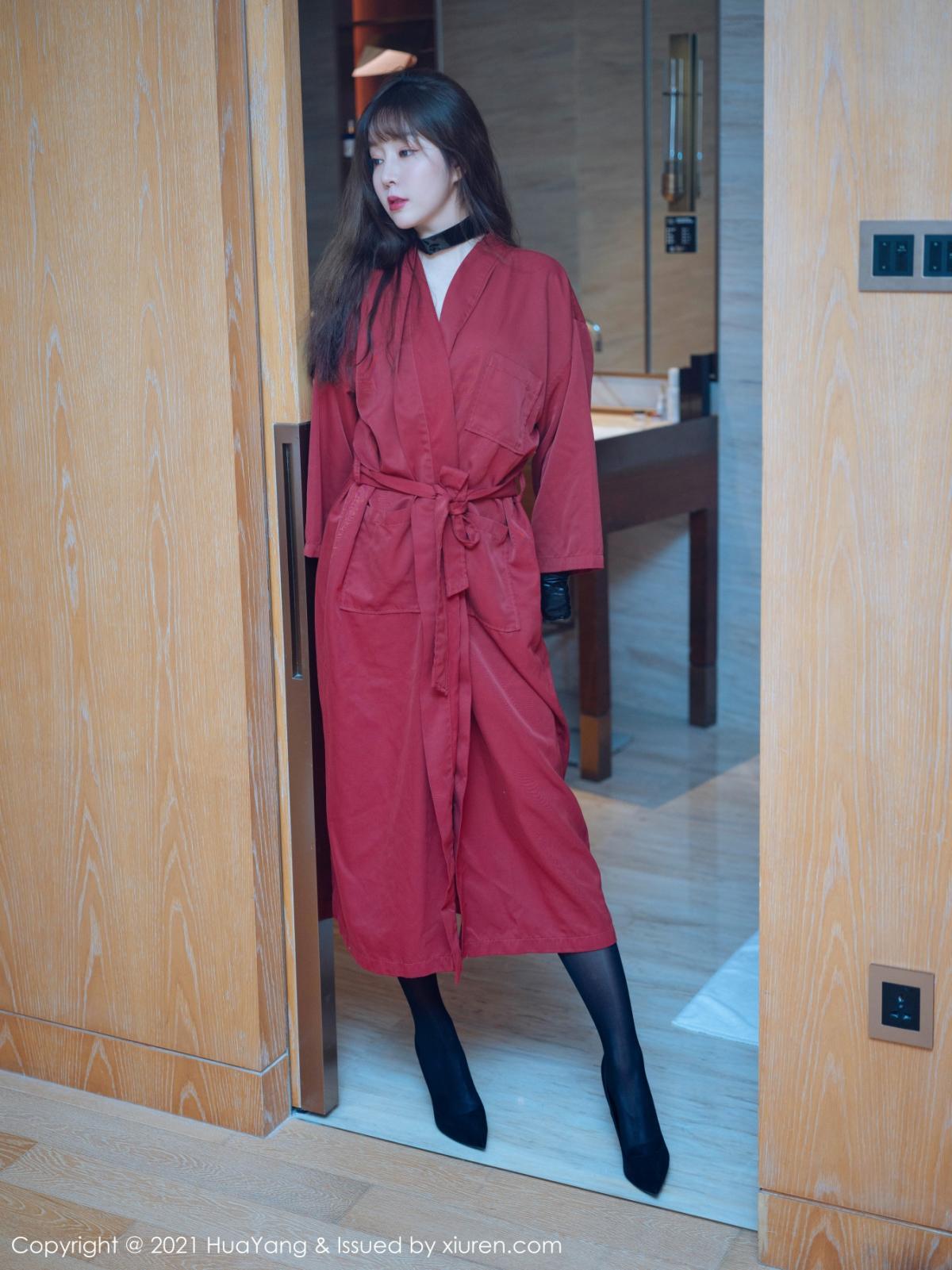 jpxgyw.com[HuaYang花漾]Vol.373_女神王雨纯厦门旅拍半脱露白嫩豪乳无内黑丝裤袜秀翘臀诱惑写真54P