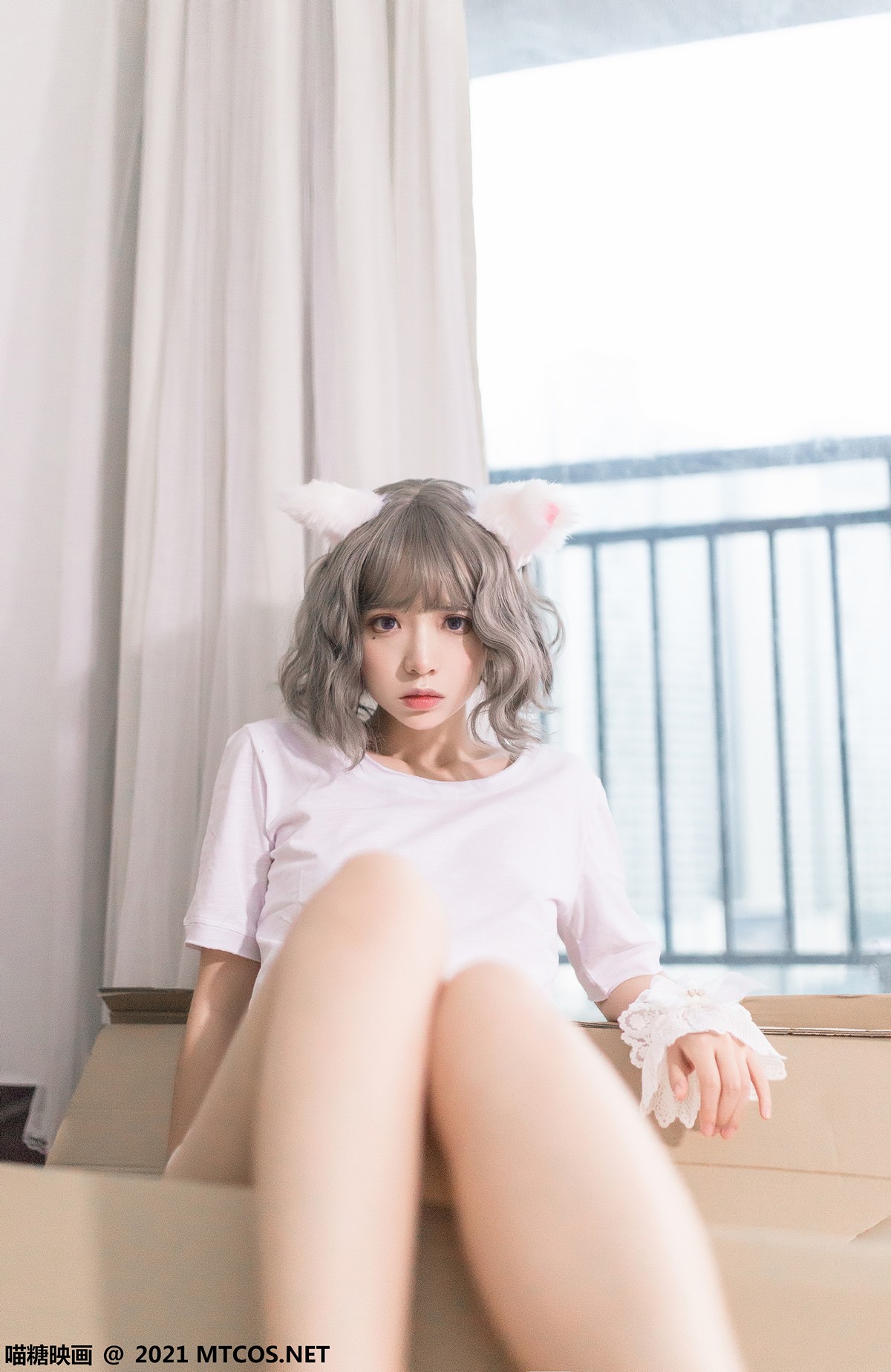 jpxgyw.com[喵糖映画]Vol.359_猫女郎美少女私房性感白色短T秀白嫩肌肤迷人美腿诱惑写真22P