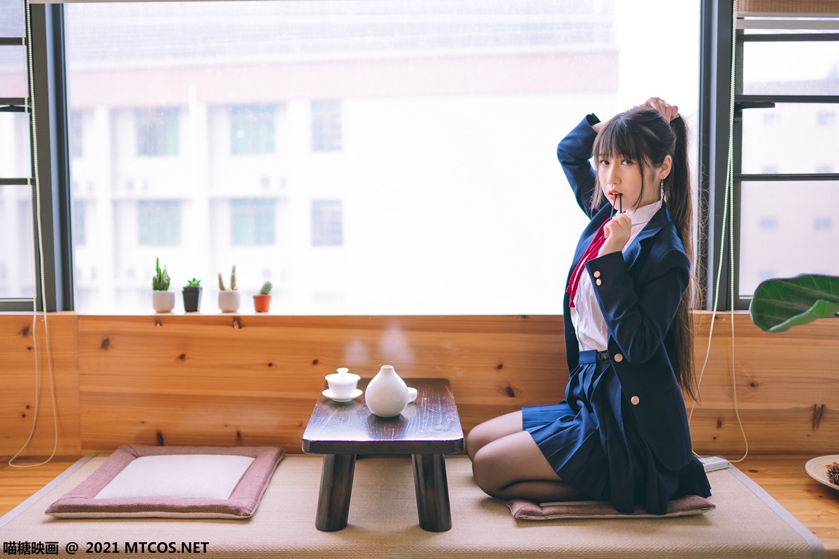 jpxgyw.com[喵糖映画]Vol.360_JK制服美女居家私房百褶裙下性感黑丝裤袜秀美腿诱惑写真38P