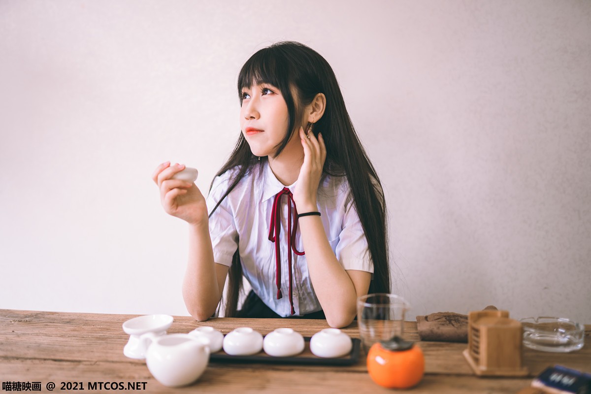 jpxgyw.com[喵糖映画]Vol.360_JK制服美女居家私房百褶裙下性感黑丝裤袜秀美腿诱惑写真38P