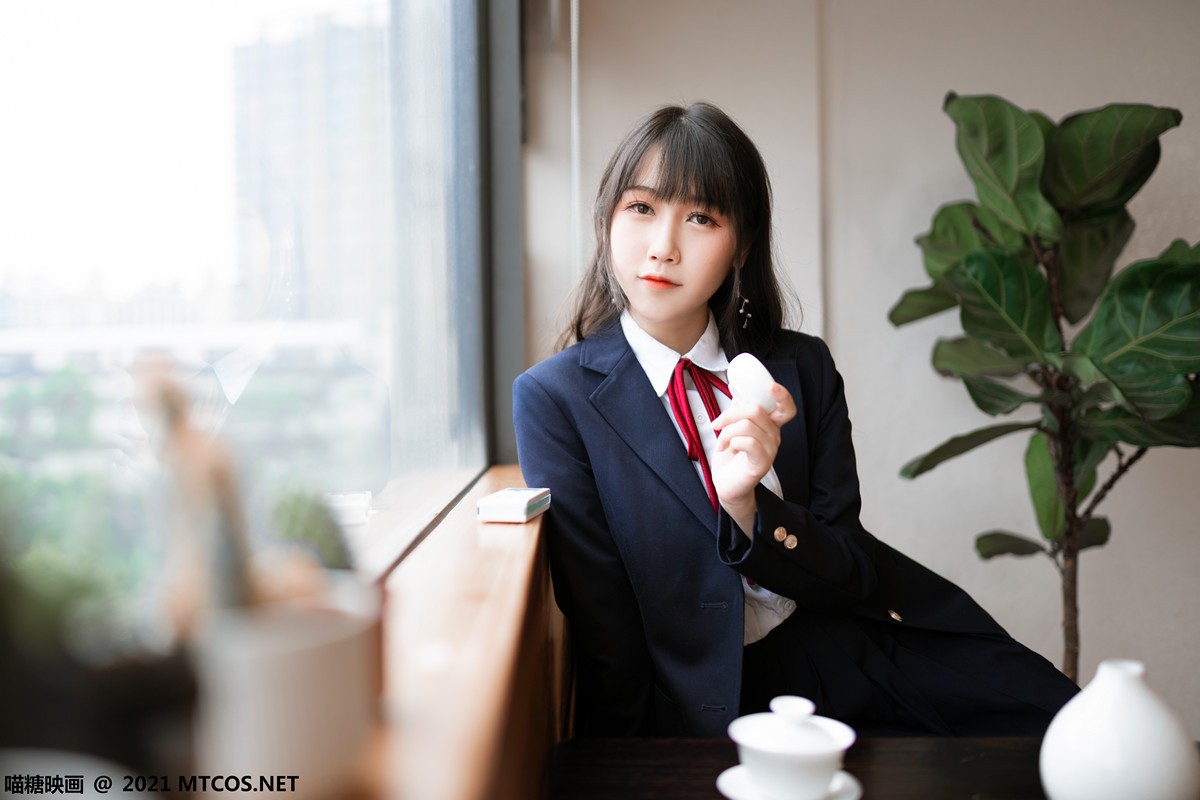 jpxgyw.com[喵糖映画]Vol.360_JK制服美女居家私房百褶裙下性感黑丝裤袜秀美腿诱惑写真38P