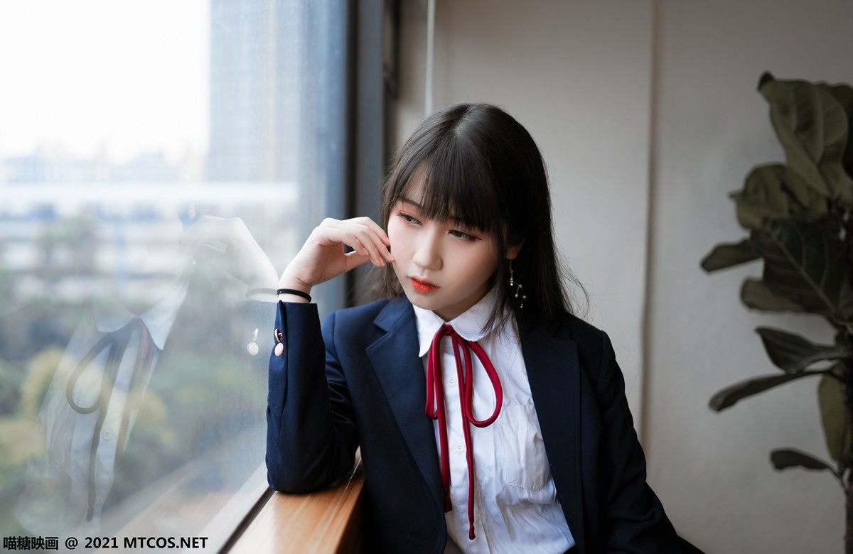jpxgyw.com[喵糖映画]Vol.360_JK制服美女居家私房百褶裙下性感黑丝裤袜秀美腿诱惑写真38P
