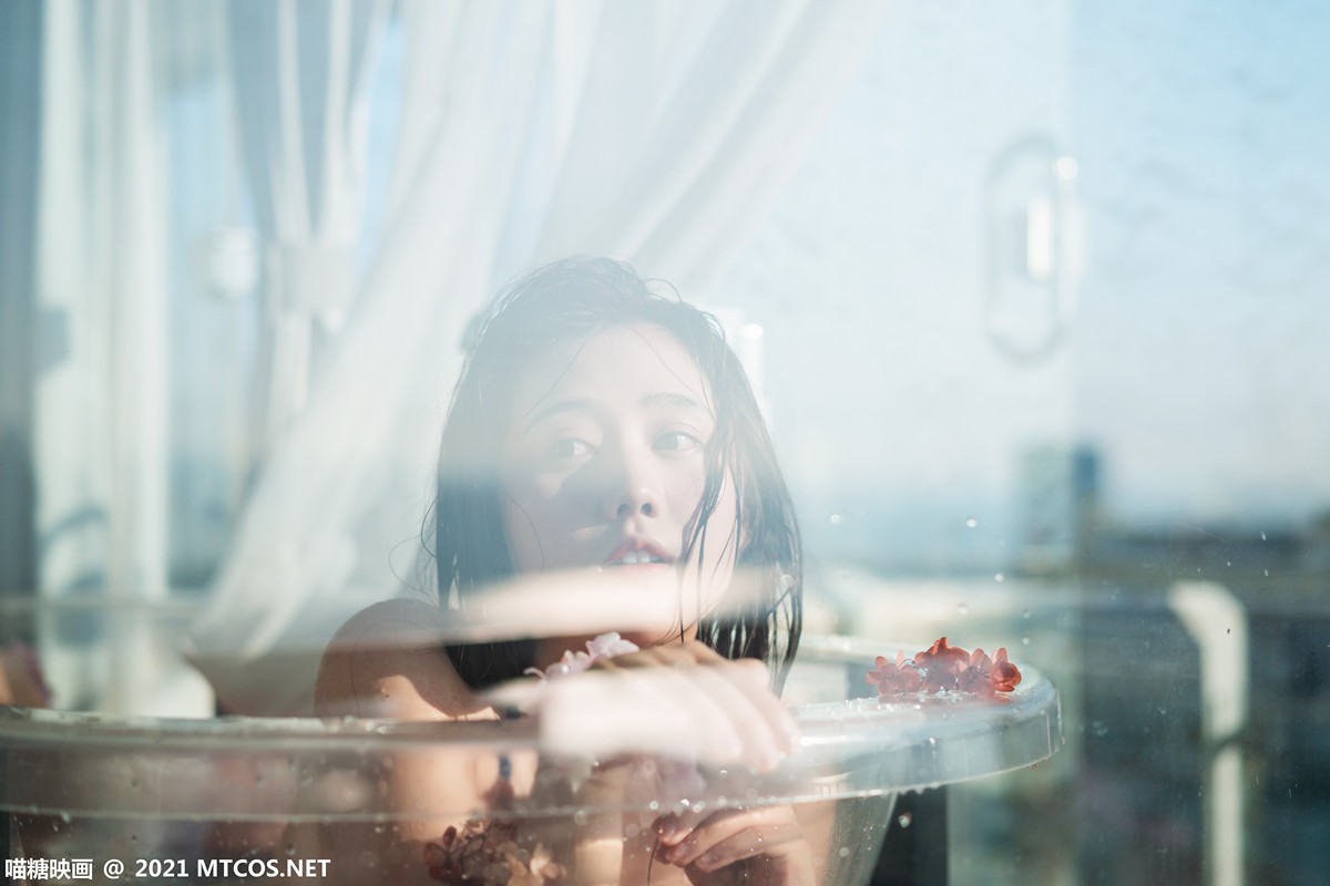 jpxgyw.com[喵糖映画]Vol.361_靓丽小美女私房浴缸里性感比基尼秀完美身材迷人诱惑写真35P