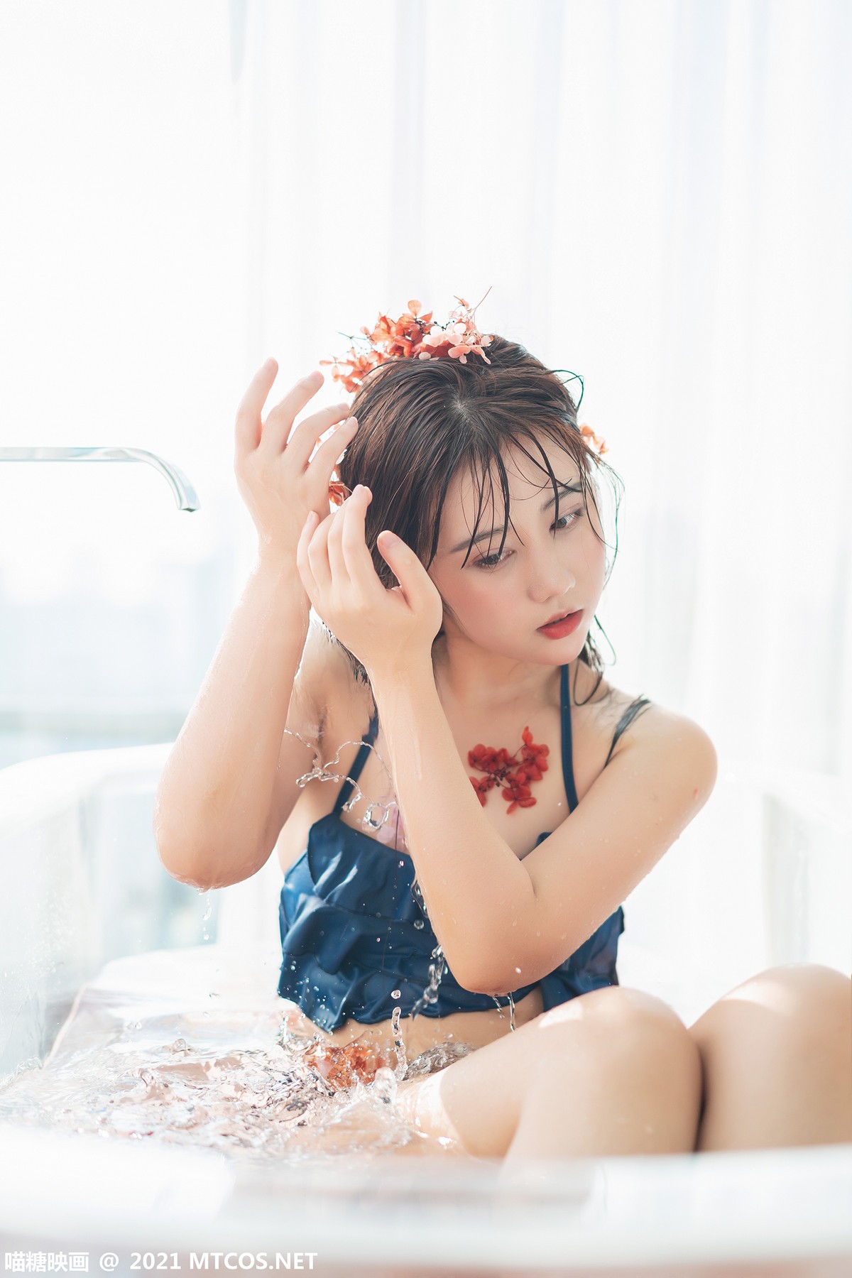 jpxgyw.com[喵糖映画]Vol.361_靓丽小美女私房浴缸里性感比基尼秀完美身材迷人诱惑写真35P