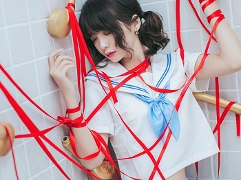 Vol.364_JK工作服青春美女洗手间红色飘带捆绑艺白丝腿袜秀美腿迷人写真21P