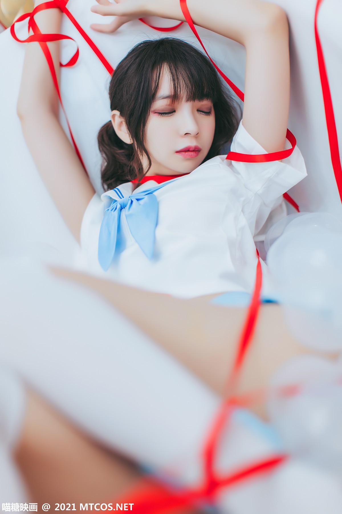 jpxgyw.com[喵糖映画]Vol.364_JK制服美女浴室红色飘带捆绑艺白丝腿袜秀美腿迷人写真21P