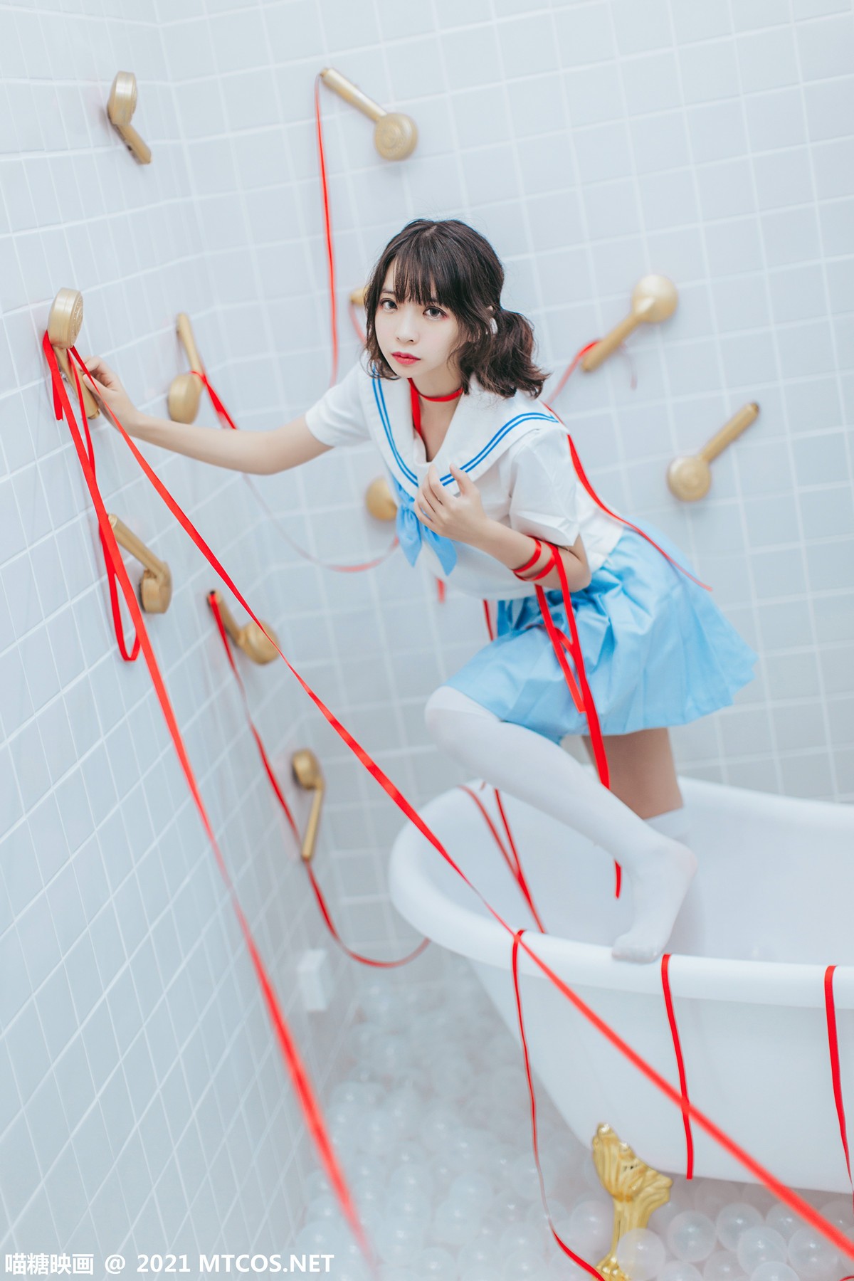 jpxgyw.com[喵糖映画]Vol.364_JK制服美女浴室红色飘带捆绑艺白丝腿袜秀美腿迷人写真21P