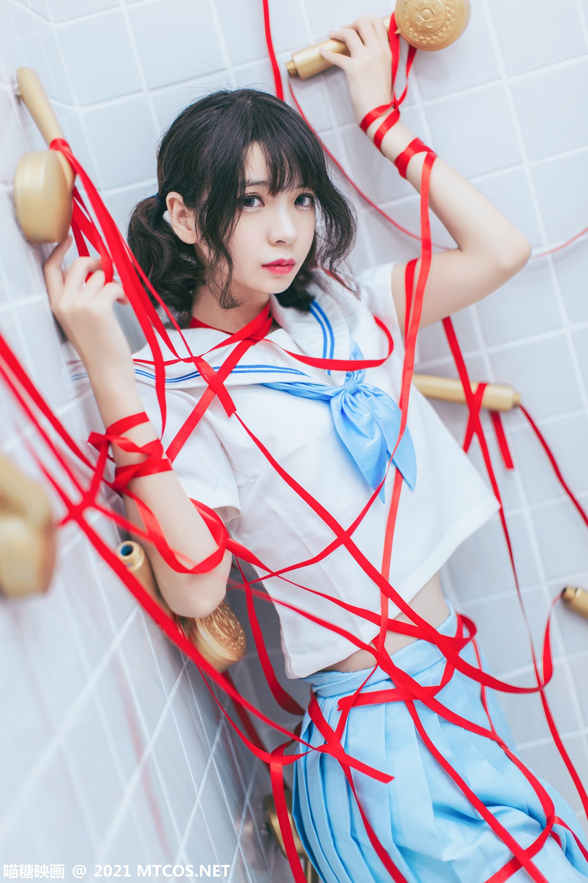 jpxgyw.com[喵糖映画]Vol.364_JK制服美女浴室红色飘带捆绑艺白丝腿袜秀美腿迷人写真21P
