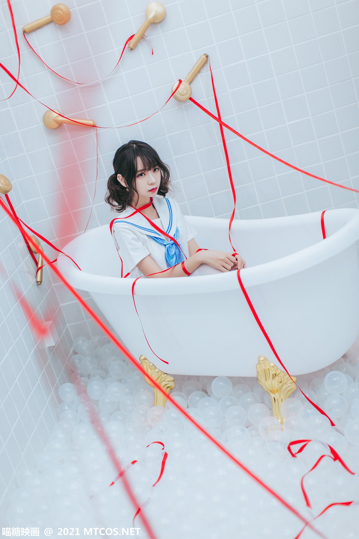 jpxgyw.com[喵糖映画]Vol.364_JK制服美女浴室红色飘带捆绑艺白丝腿袜秀美腿迷人写真21P