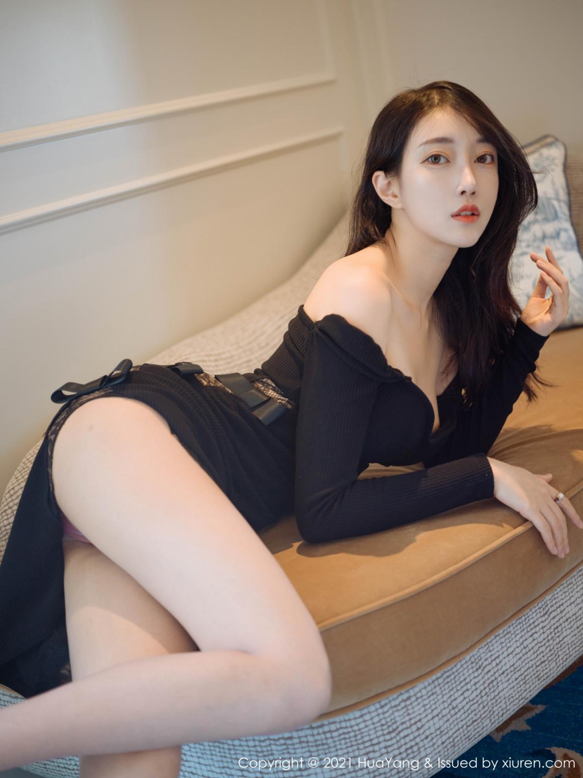 [HuaYang花漾]Vol.374_丽质美人玥儿玥er厦门旅拍私房典雅黑色礼裙配肉丝裤袜诱惑写真51P