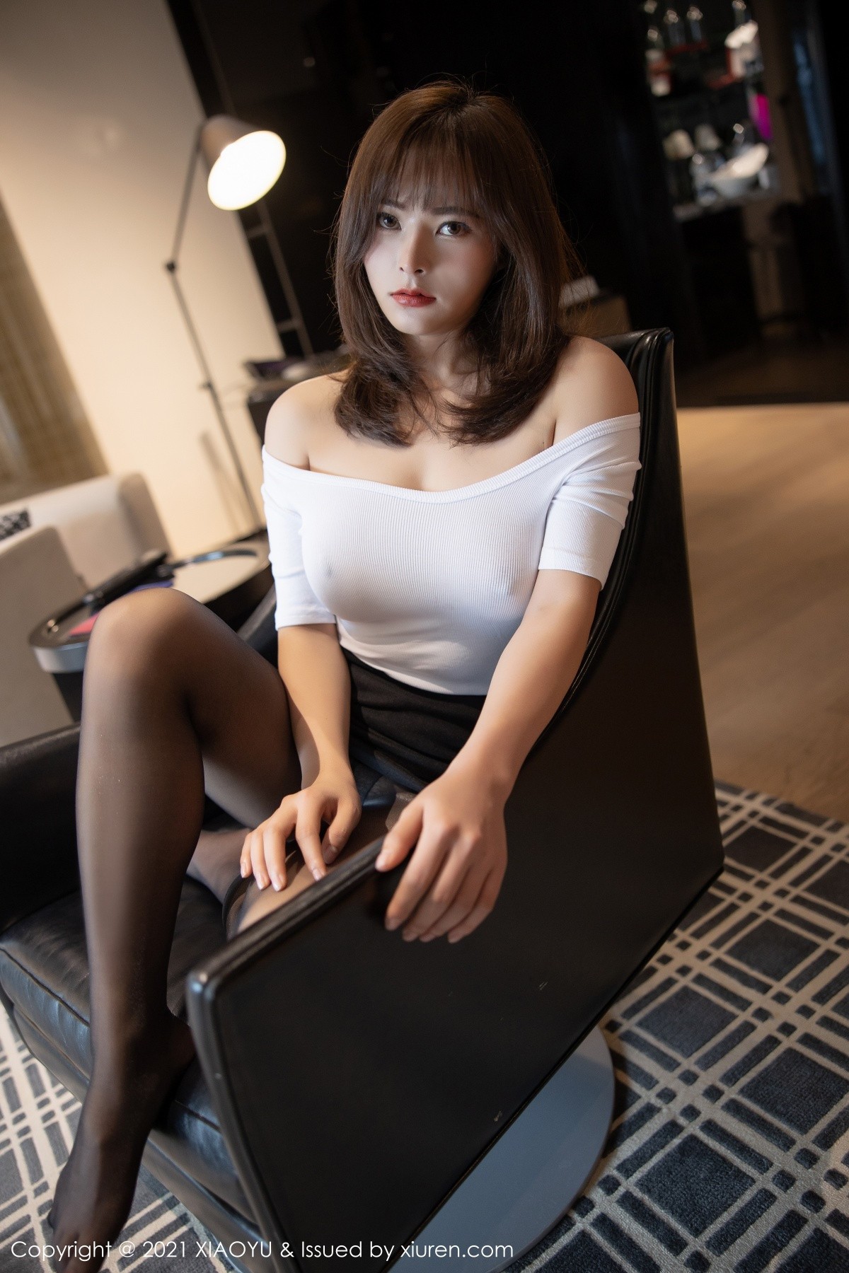 jpxgmn.cc[XiaoYu画语界]Vol.488_嫩模奈沐子白上衣配黑短裙露黑丝裤袜秀丰满身材诱惑写真66P