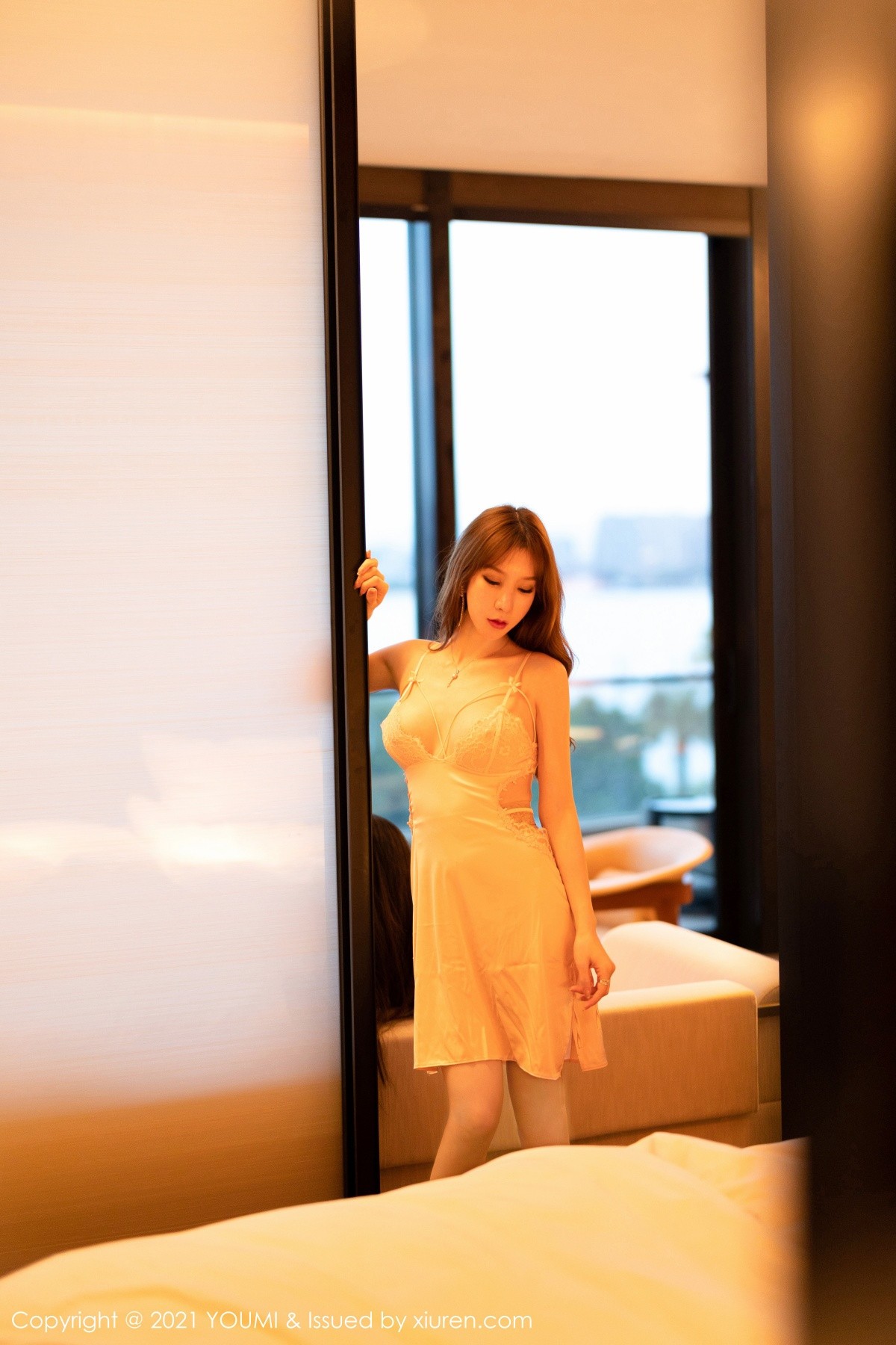 jpxgmn.cc[YouMi尤蜜荟]Vol.616_女神周于希Sandy厦门旅拍私房蕾丝睡裙秀惹火身材诱惑写真53P