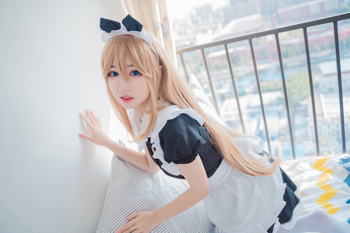 jpxgmn.cc[喵糖映画]Vol.368_猫女郎美少女私房性感蕾丝边女仆装配白丝腿袜迷人诱惑写真37P