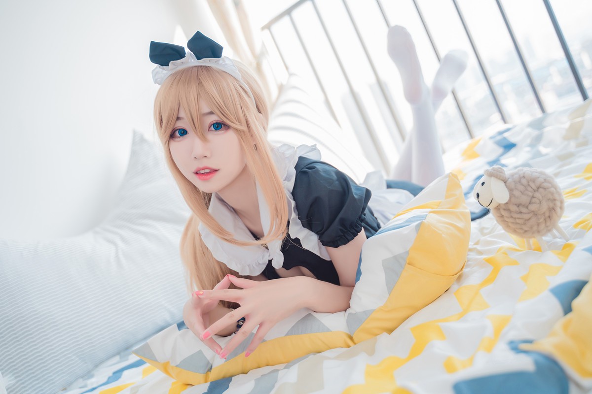 jpxgmn.cc[喵糖映画]Vol.368_猫女郎美少女私房性感蕾丝边女仆装配白丝腿袜迷人诱惑写真37P