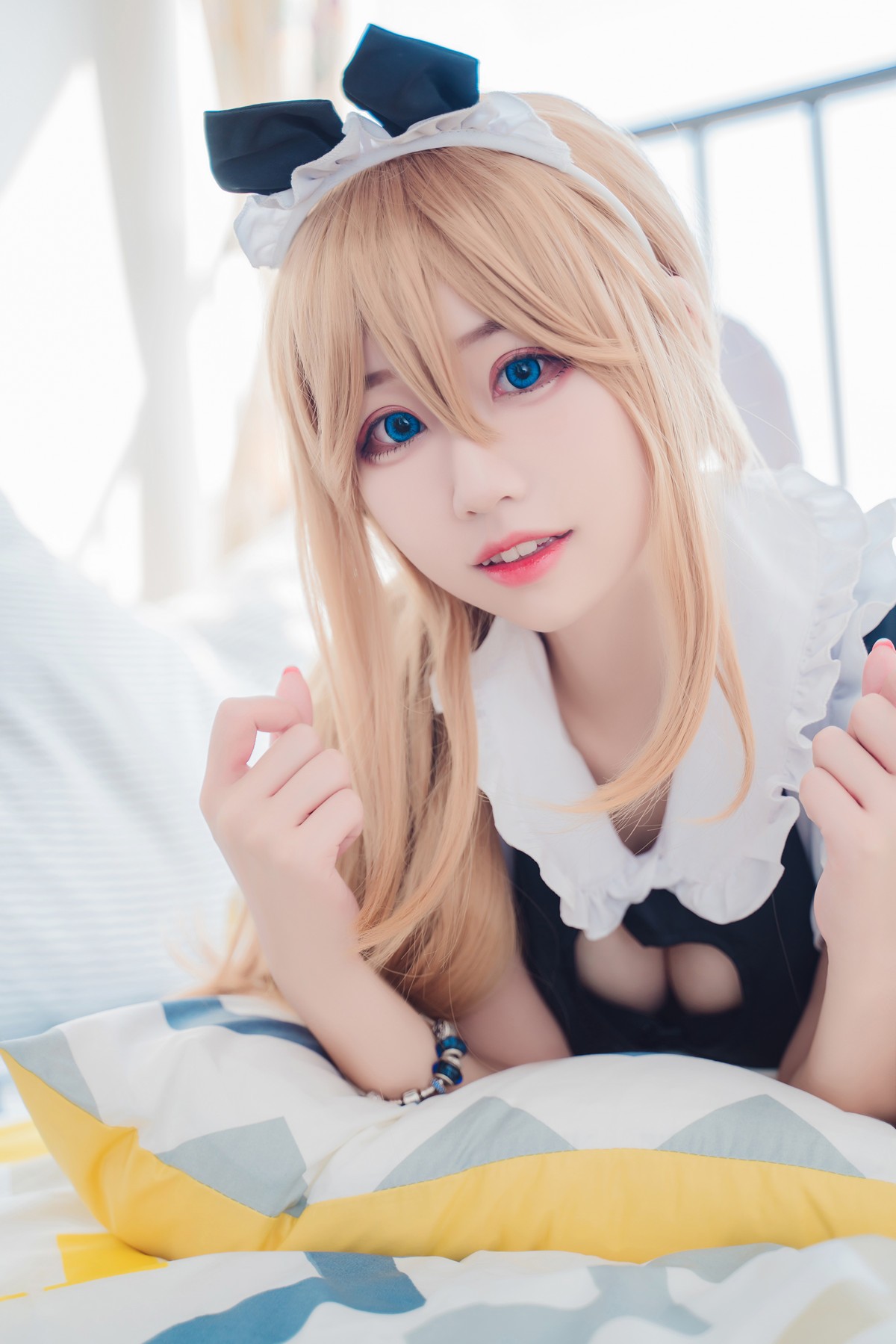 jpxgmn.cc[喵糖映画]Vol.368_猫女郎美少女私房性感蕾丝边女仆装配白丝腿袜迷人诱惑写真37P
