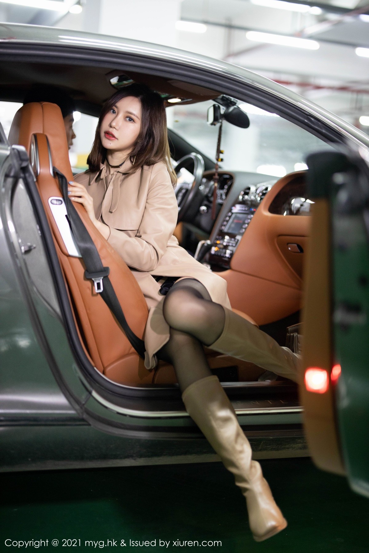 jpxgmn.cc[MyGirl美媛馆]Vol.500_女神绮里嘉Carina雨夜打车主题黑色内衣配黑丝吊袜诱惑写真68P