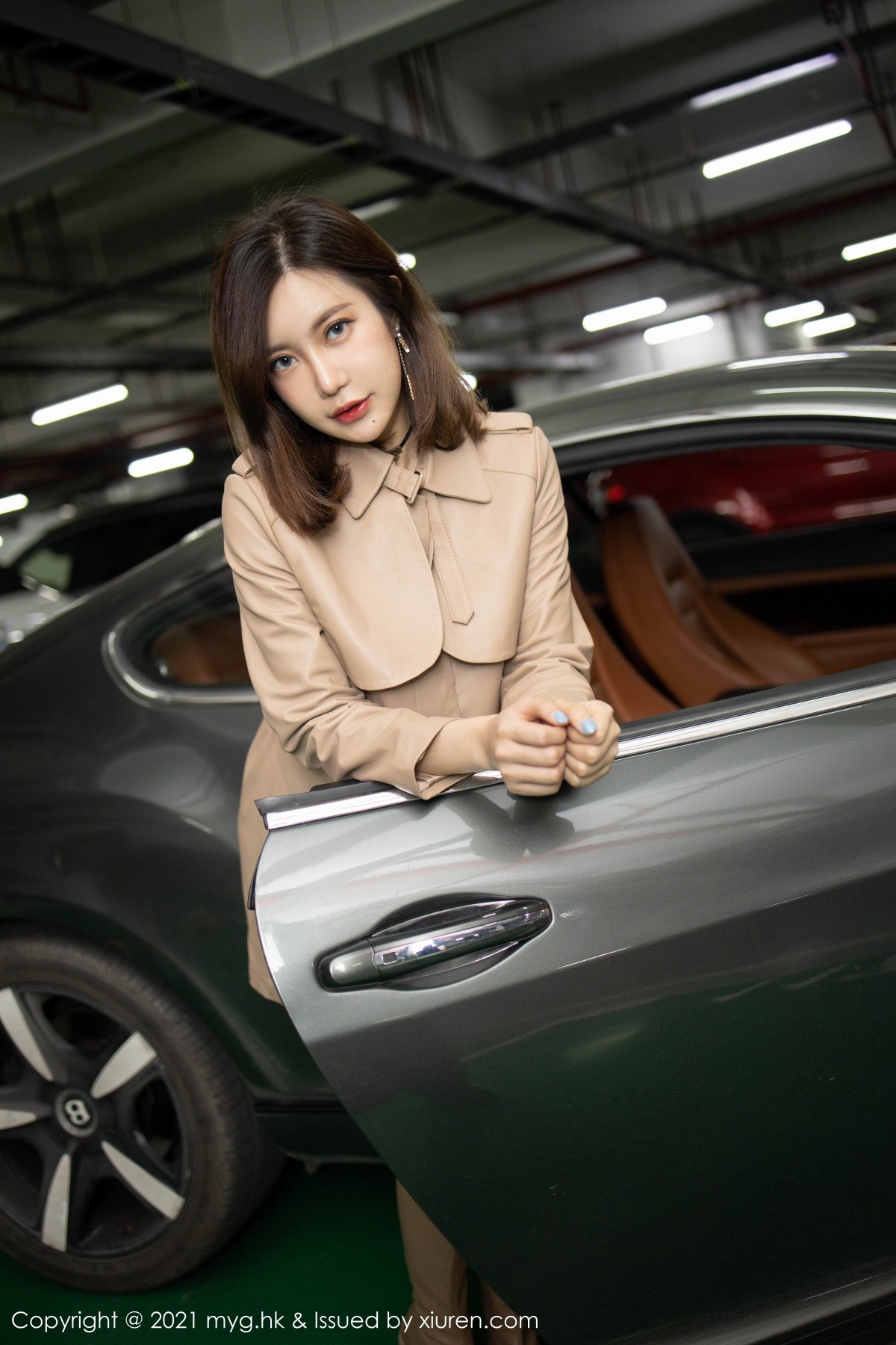 jpxgmn.cc[MyGirl美媛馆]Vol.500_女神绮里嘉Carina雨夜打车主题黑色内衣配黑丝吊袜诱惑写真68P
