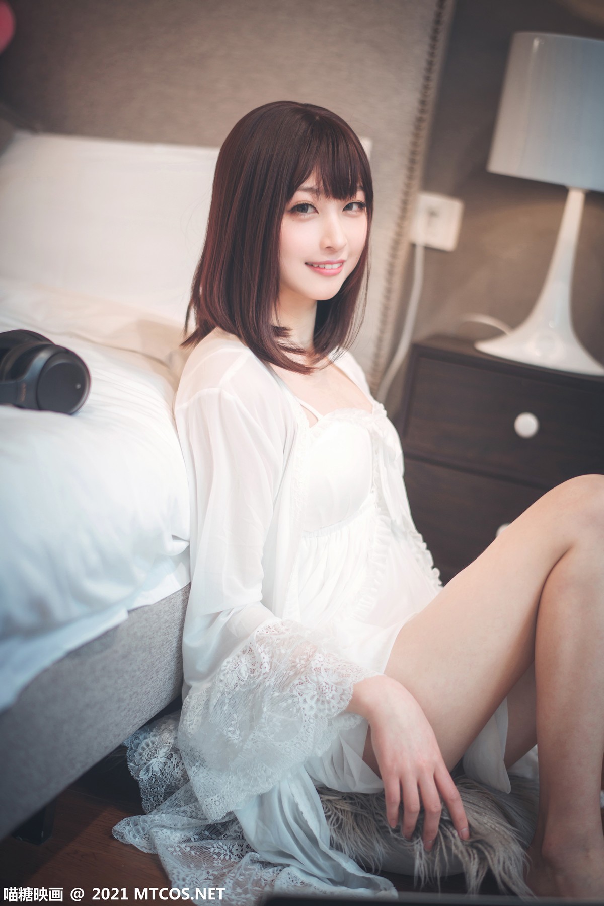 jpxgmn.cc[喵糖映画]Vol.371_短发美少女居家女友主题性感白色薄纱睡衣秀白嫩美腿诱惑写真32P