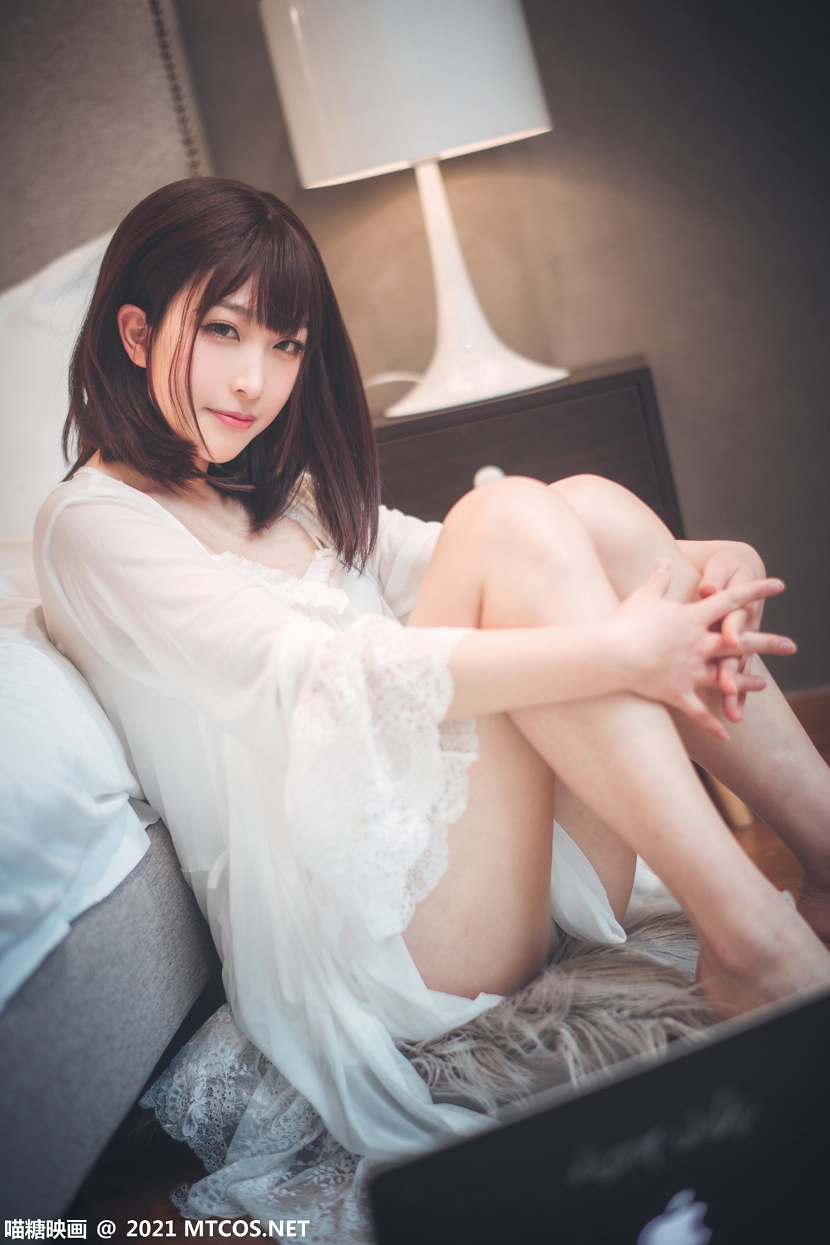jpxgmn.cc[喵糖映画]Vol.371_短发美少女居家女友主题性感白色薄纱睡衣秀白嫩美腿诱惑写真32P