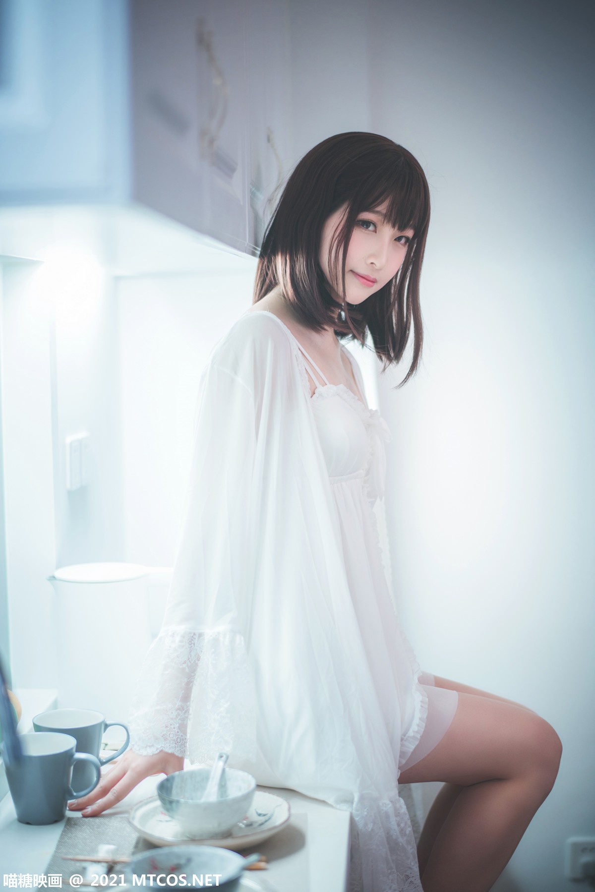 jpxgmn.cc[喵糖映画]Vol.371_短发美少女居家女友主题性感白色薄纱睡衣秀白嫩美腿诱惑写真32P