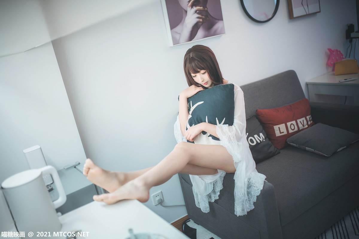 jpxgmn.cc[喵糖映画]Vol.371_短发美少女居家女友主题性感白色薄纱睡衣秀白嫩美腿诱惑写真32P