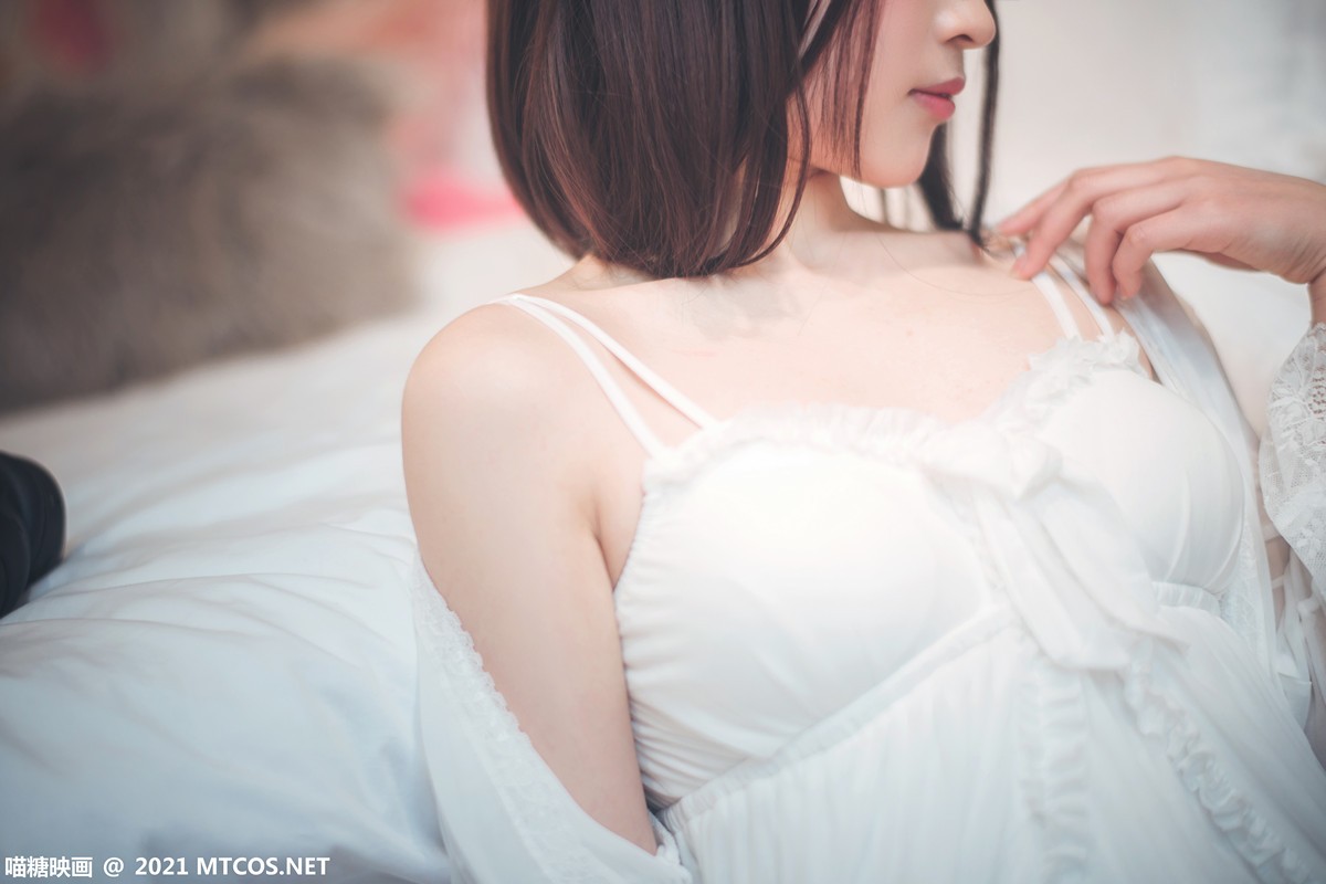 jpxgmn.cc[喵糖映画]Vol.371_短发美少女居家女友主题性感白色薄纱睡衣秀白嫩美腿诱惑写真32P