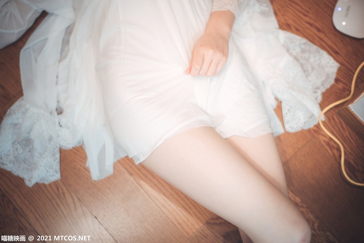 jpxgmn.cc[喵糖映画]Vol.371_短发美少女居家女友主题性感白色薄纱睡衣秀白嫩美腿诱惑写真32P