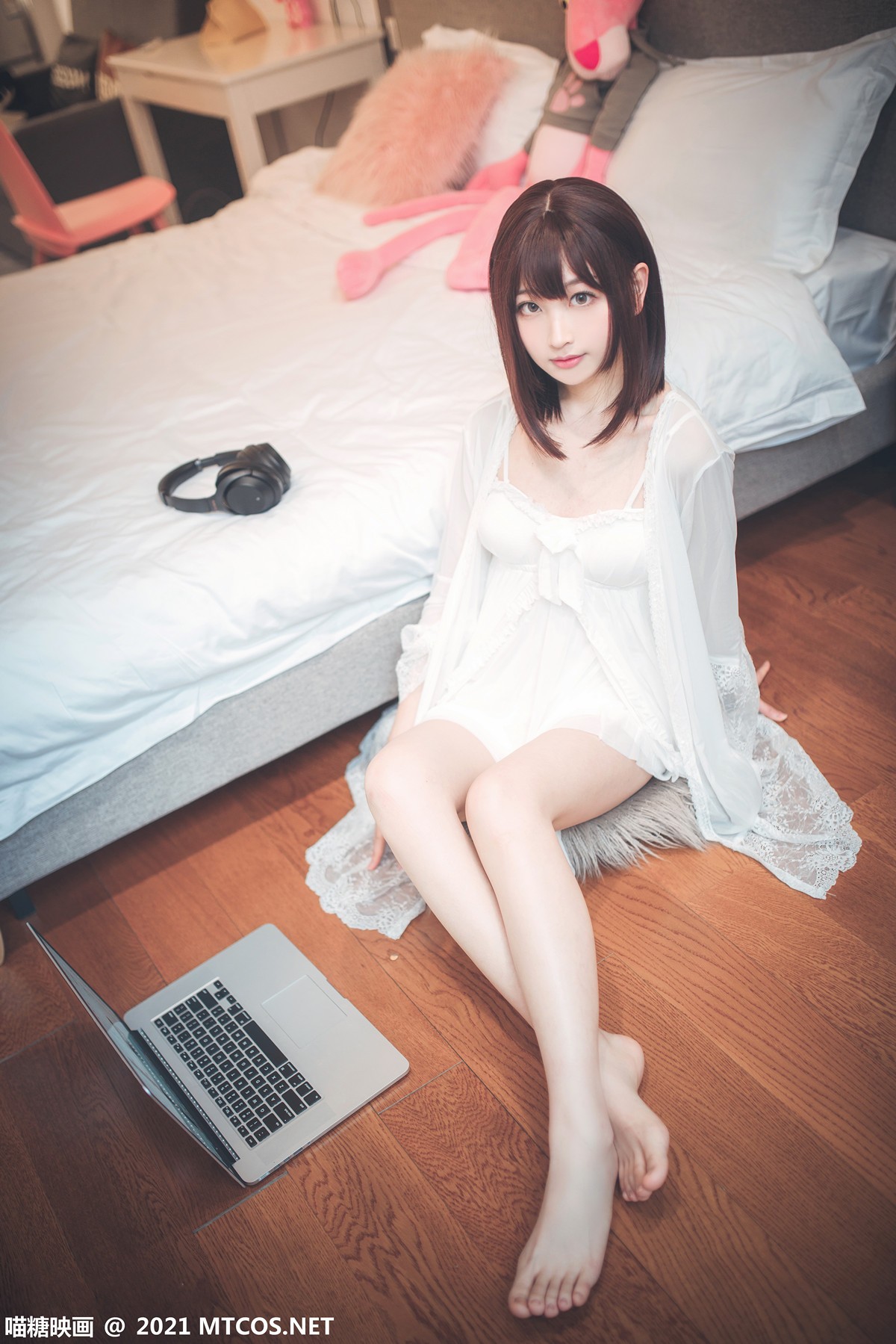 jpxgmn.cc[喵糖映画]Vol.371_短发美少女居家女友主题性感白色薄纱睡衣秀白嫩美腿诱惑写真32P