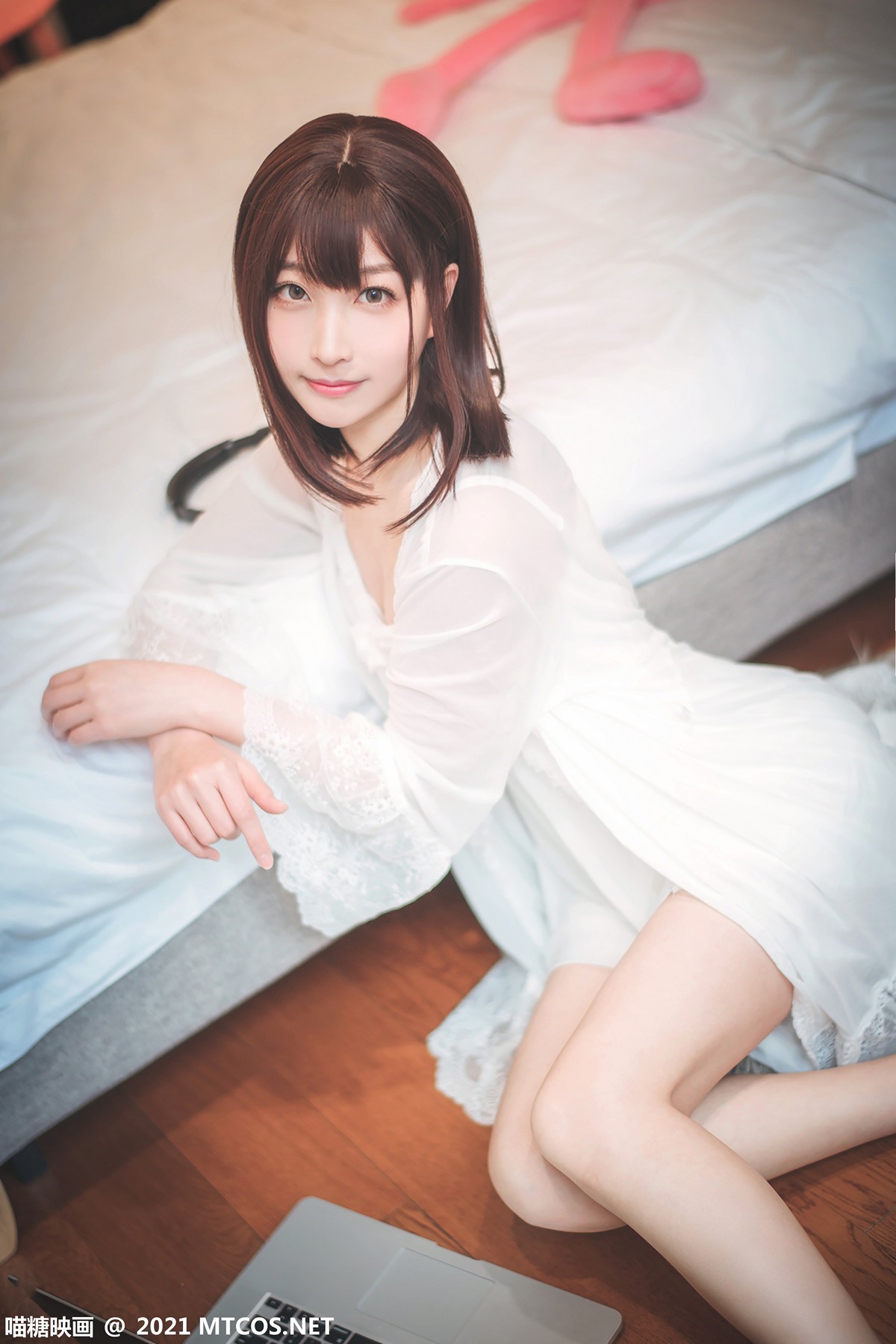 jpxgmn.cc[喵糖映画]Vol.371_短发美少女居家女友主题性感白色薄纱睡衣秀白嫩美腿诱惑写真32P