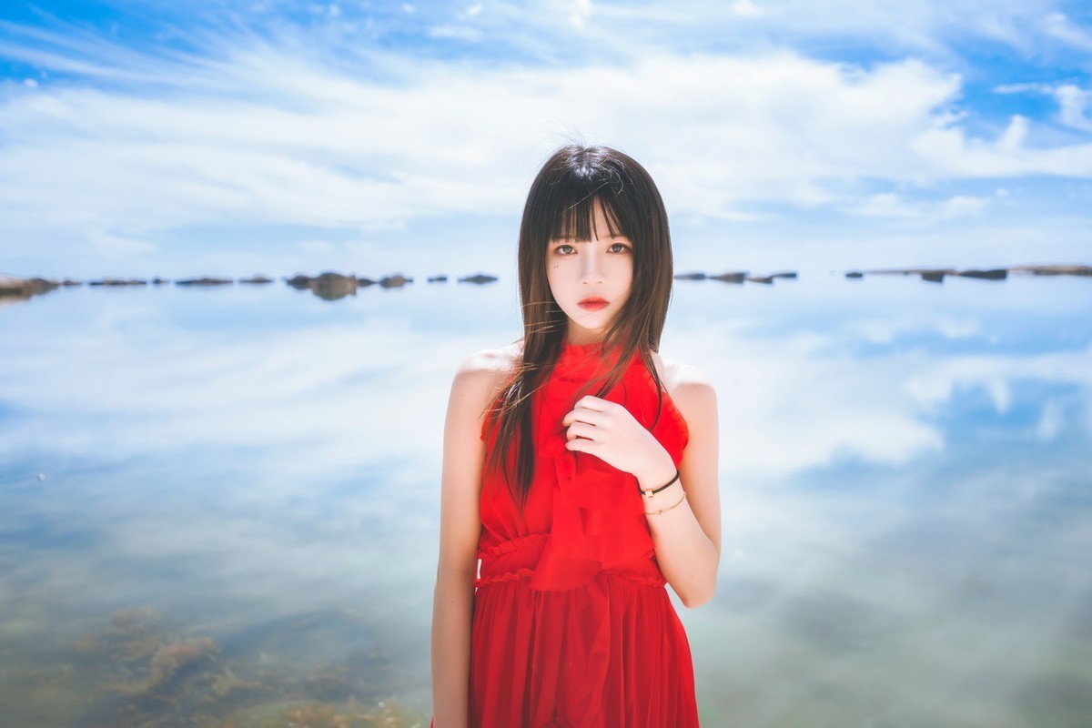 jpxgmn.cc[喵糖映画]Vol.372_秀发美少女海边飘逸红色长裙秀完美身材清爽迷人写真25P